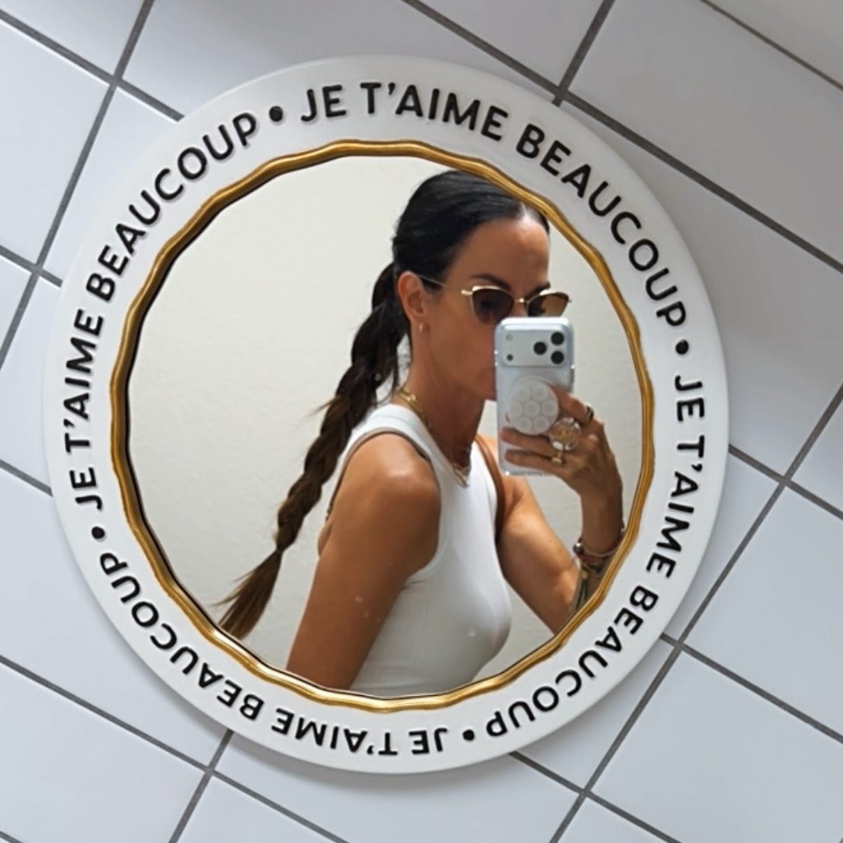a little french laundry room selfie moment because apparently we&rsquo;re romanticizing everything now 🤍

#nicolecoleestyle #ouioui #weekendvibes