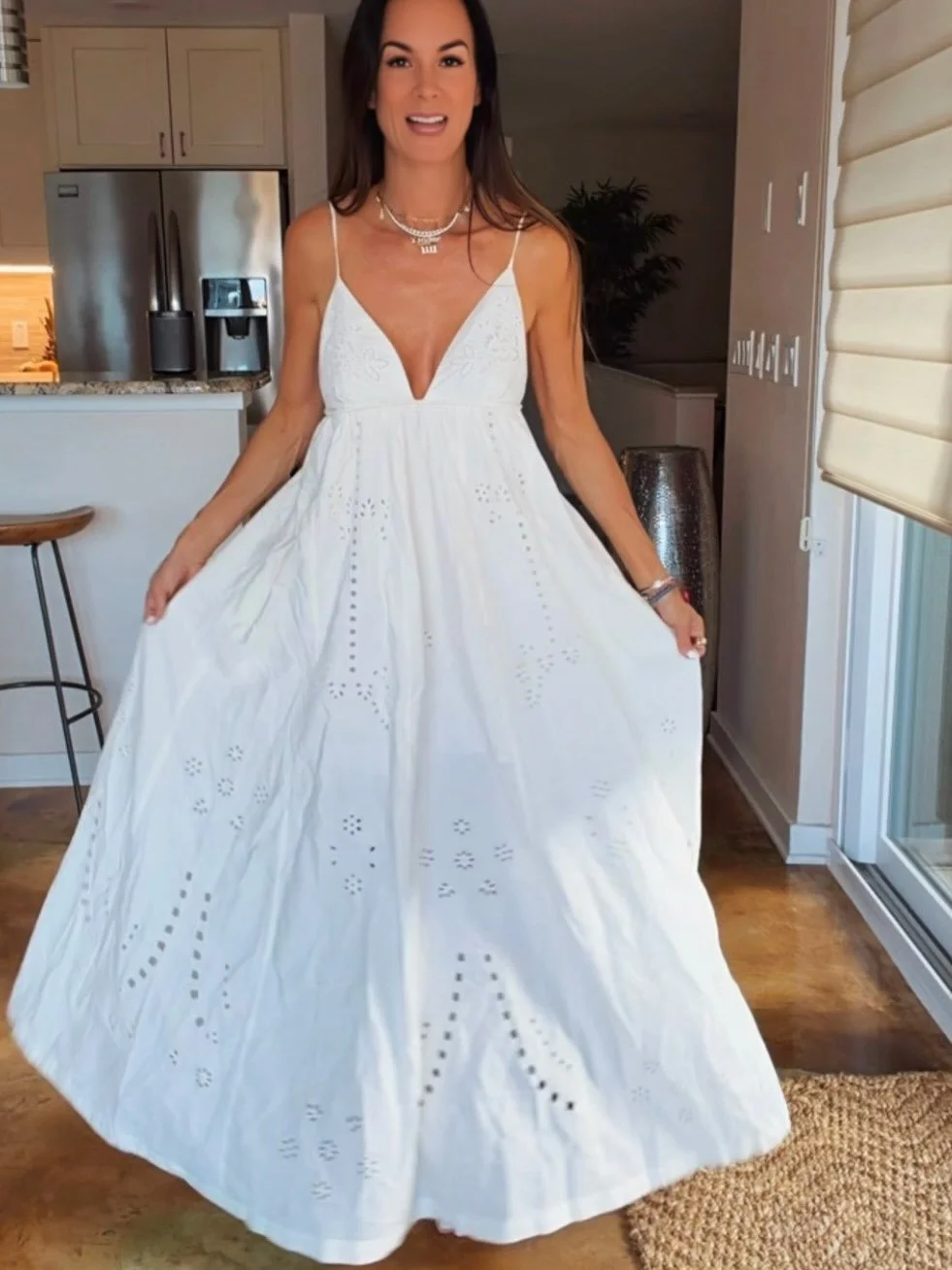 I know I say this every summer&hellip; but I can never say no to a white maxi. 🤍✨

There&rsquo;s just something about an easy, breezy dress that makes you feel instantly put together. This one checks every box:
✔️ Beautiful eyelet details
✔️ Flowy s