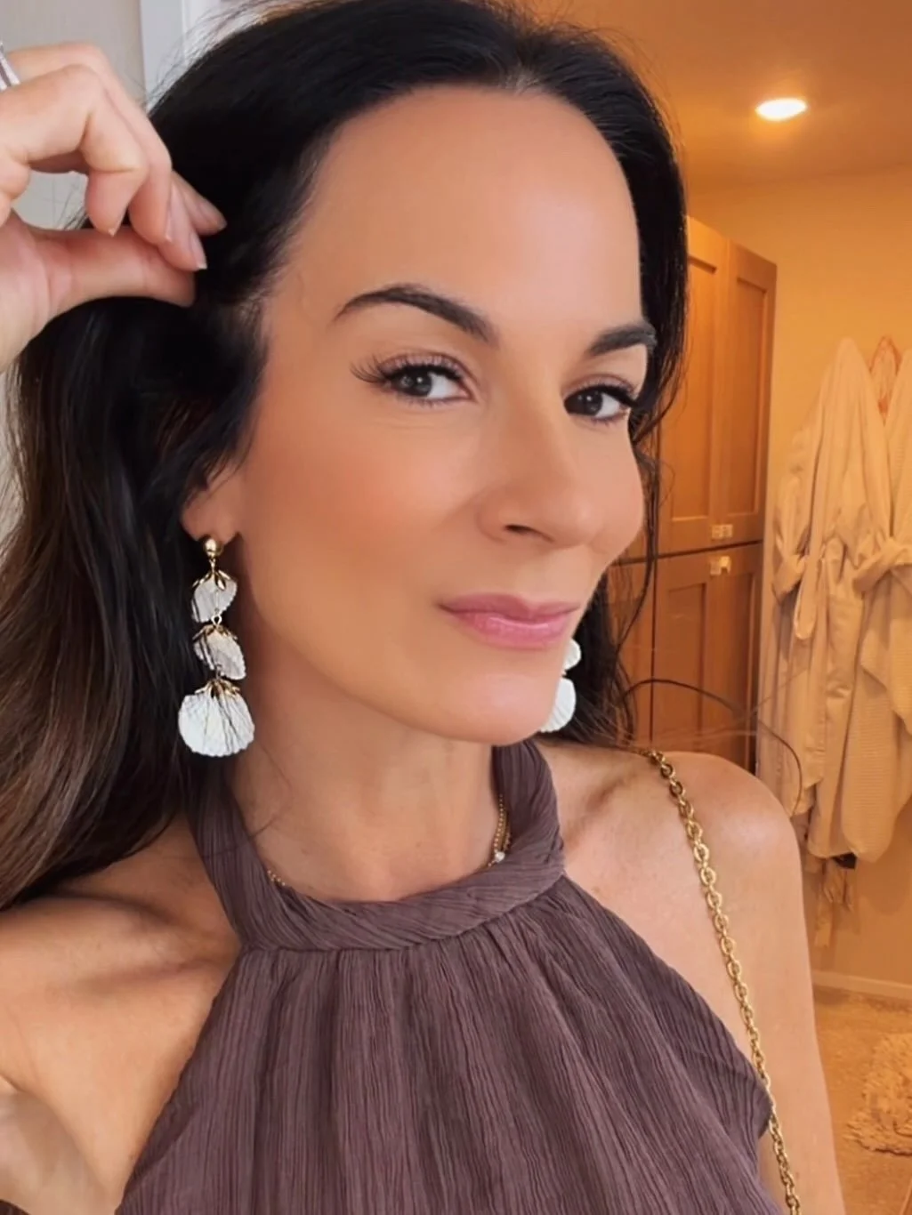 It&rsquo;s official&hellip; I&rsquo;ve entered my shell era. 🐚✨

Sometimes the outfit is cute&hellip; and sometimes it&rsquo;s the earrings that completely steal the show. These beauties instantly make even the simplest look feel like a vacation. Th