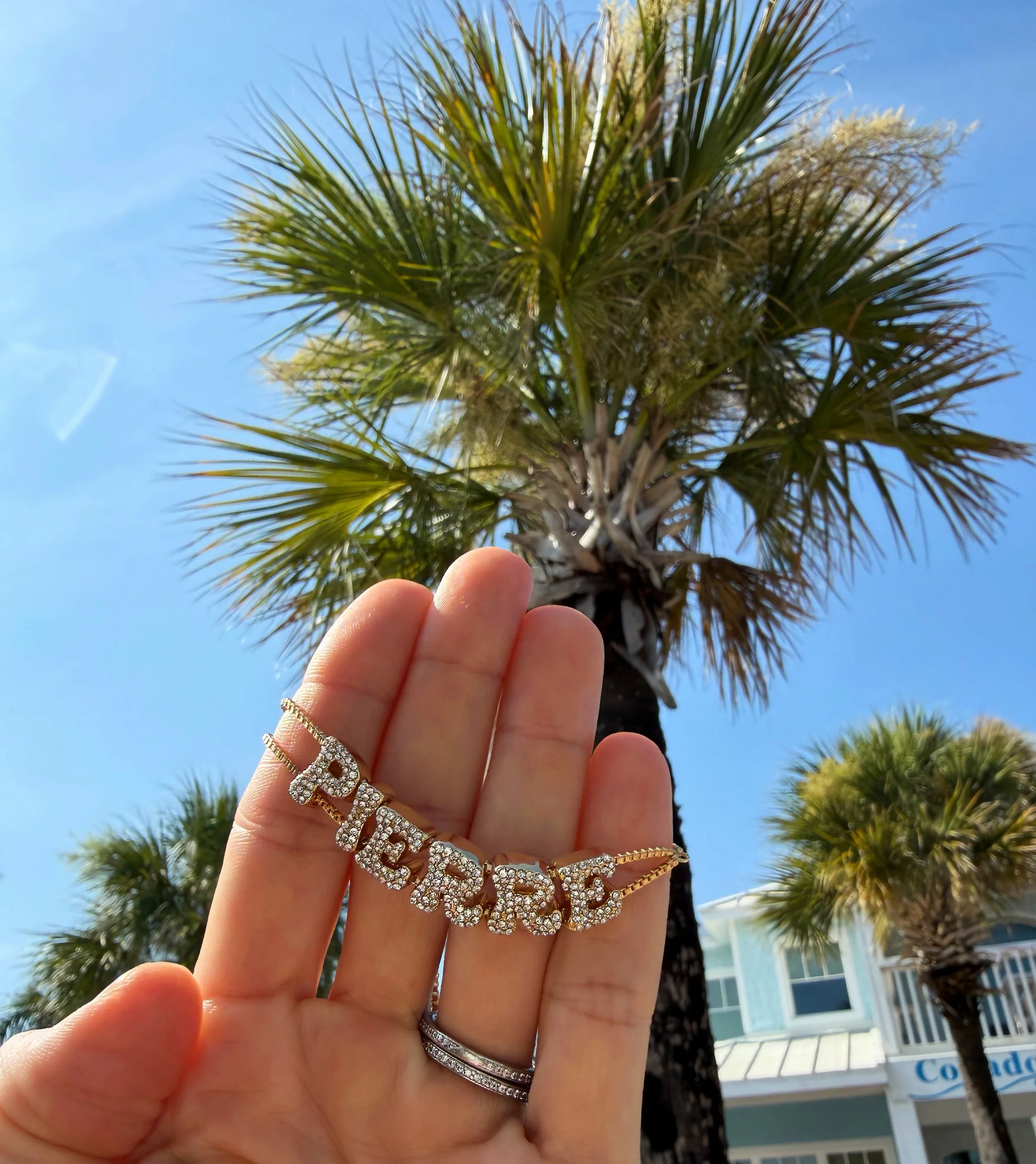 POV: Personalized jewelry&hellip;but make it sparkle. ✨💛

I&rsquo;m convinced you can never have too much personalized jewelry, and this pav&eacute; bracelet from BaubleBar just stole my heart.

Whether you&rsquo;re treating yourself, celebrating so
