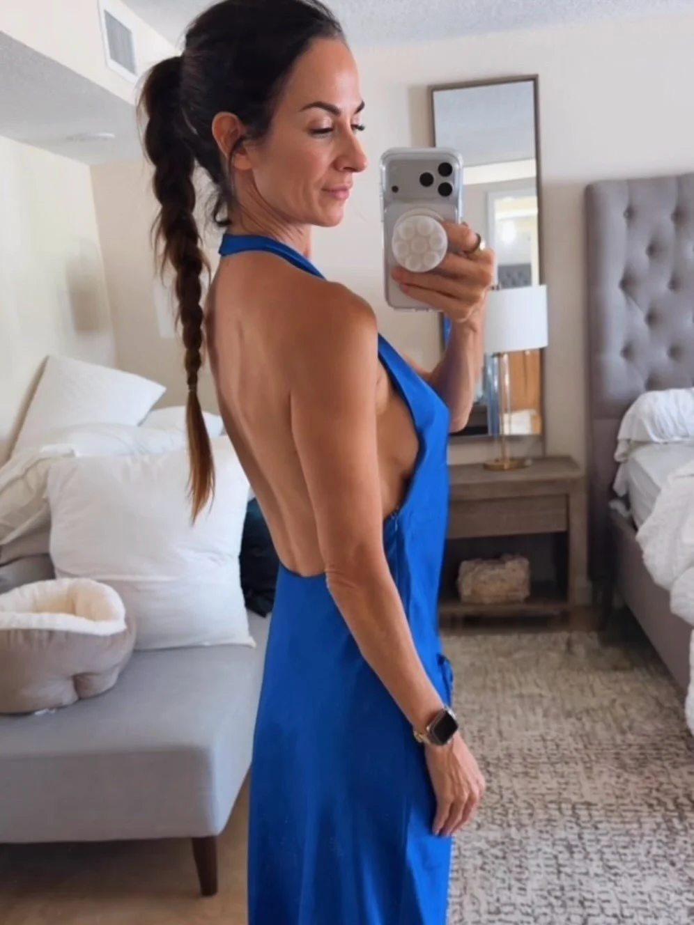 A repost, but absolutely worth it. 💙

This blue. This silhouette. This completely unnecessary level of drama. 🫶🏼 The open back, the fluid satin and that electric-blue color are simply too good to live in the archives.

Comment BLUE and I&rsquo;ll 