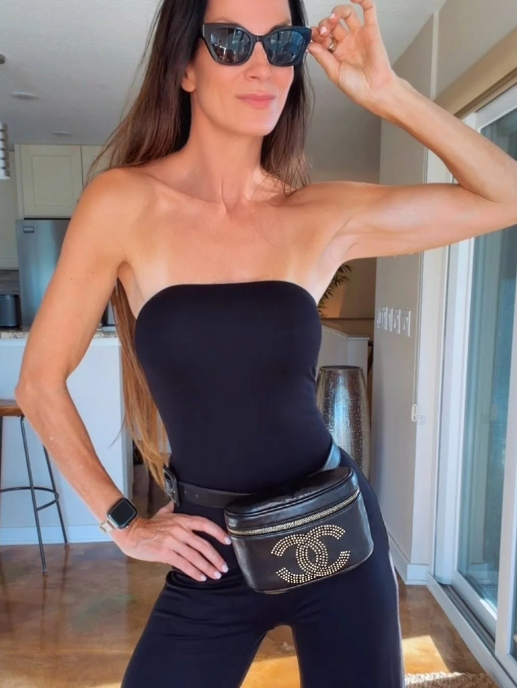 The outfit equivalent of having your life together&hellip; even when you&rsquo;re just trying to get out the door. 🖤

A strapless jersey jumpsuit that handles the outfit in one piece? My kind of getting dressed. Add my Chanel belt bag, Dior sunnies 