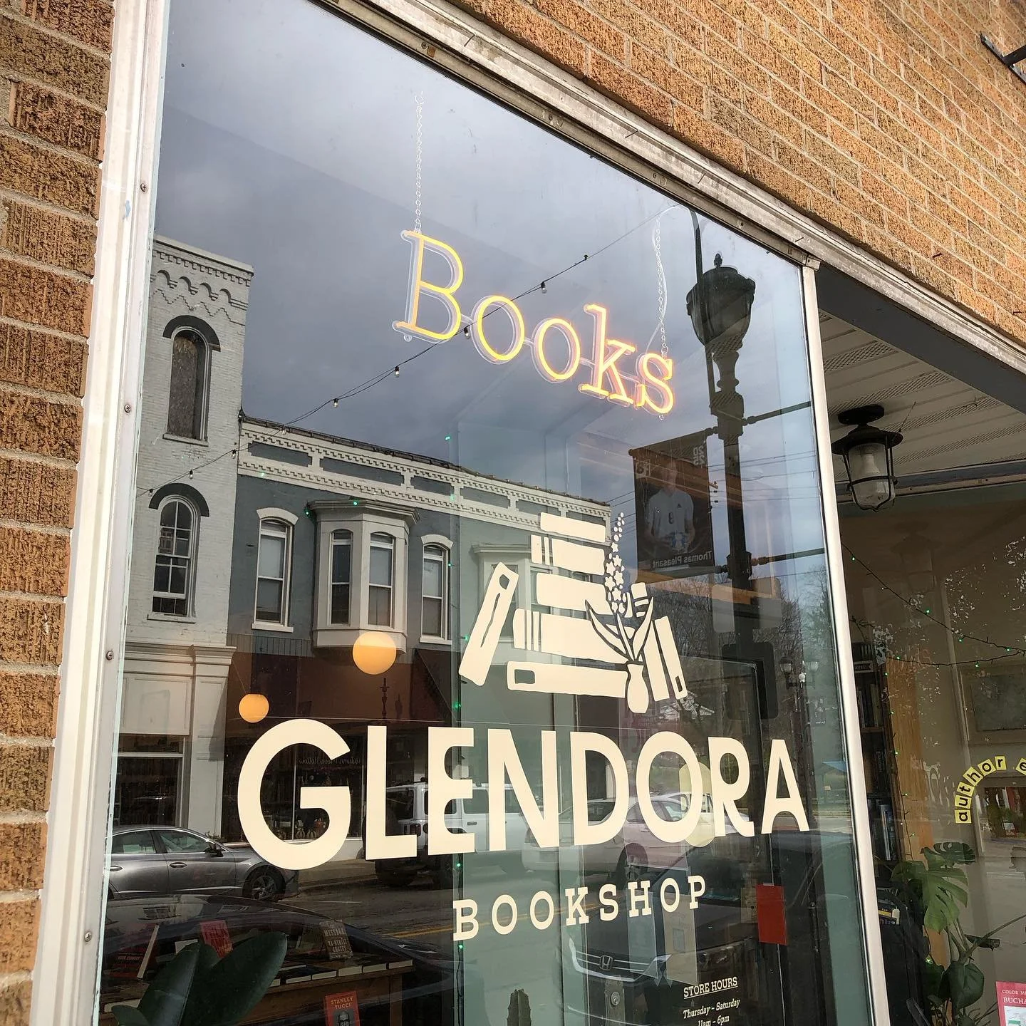 New neon! 🤩 Open til 6pm EST today ✨ Thanks to everyone for your ongoing support - we couldn&rsquo;t do this without you! We love our community and look forward to bringing more events and discussions into the store. See ya soon! 

*****

#glendorab
