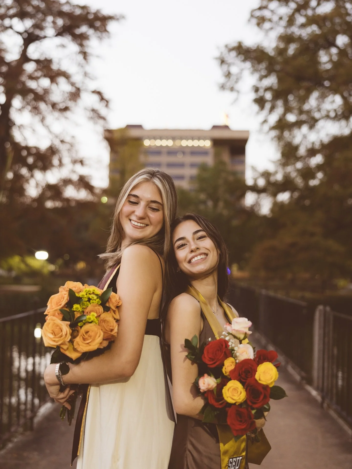 besties who graduate together, stay together 🤍

loved these bestie shots we took last fall at @txst !!
tag a bestie you&rsquo;d take your grad photos with 🎓✨
&bull;
&bull;
&bull;
&bull;
&bull;
&bull;
keywords: graduation photos, college graduation,