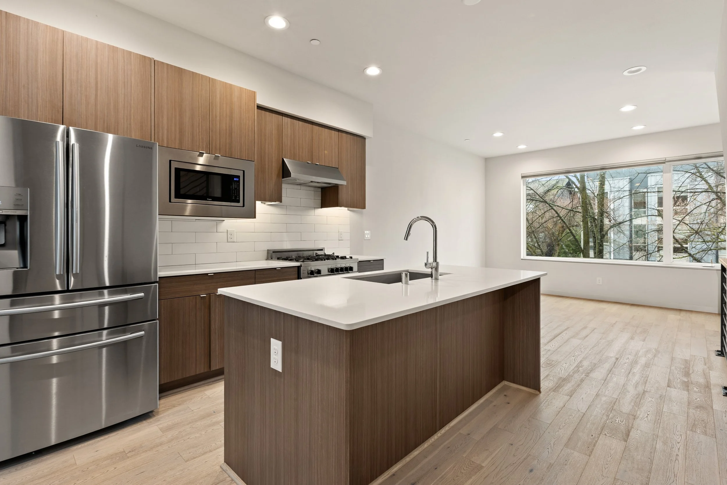 Blinds: What Works vs What’s a Pain (From a Real Estate Photographer’s POV)