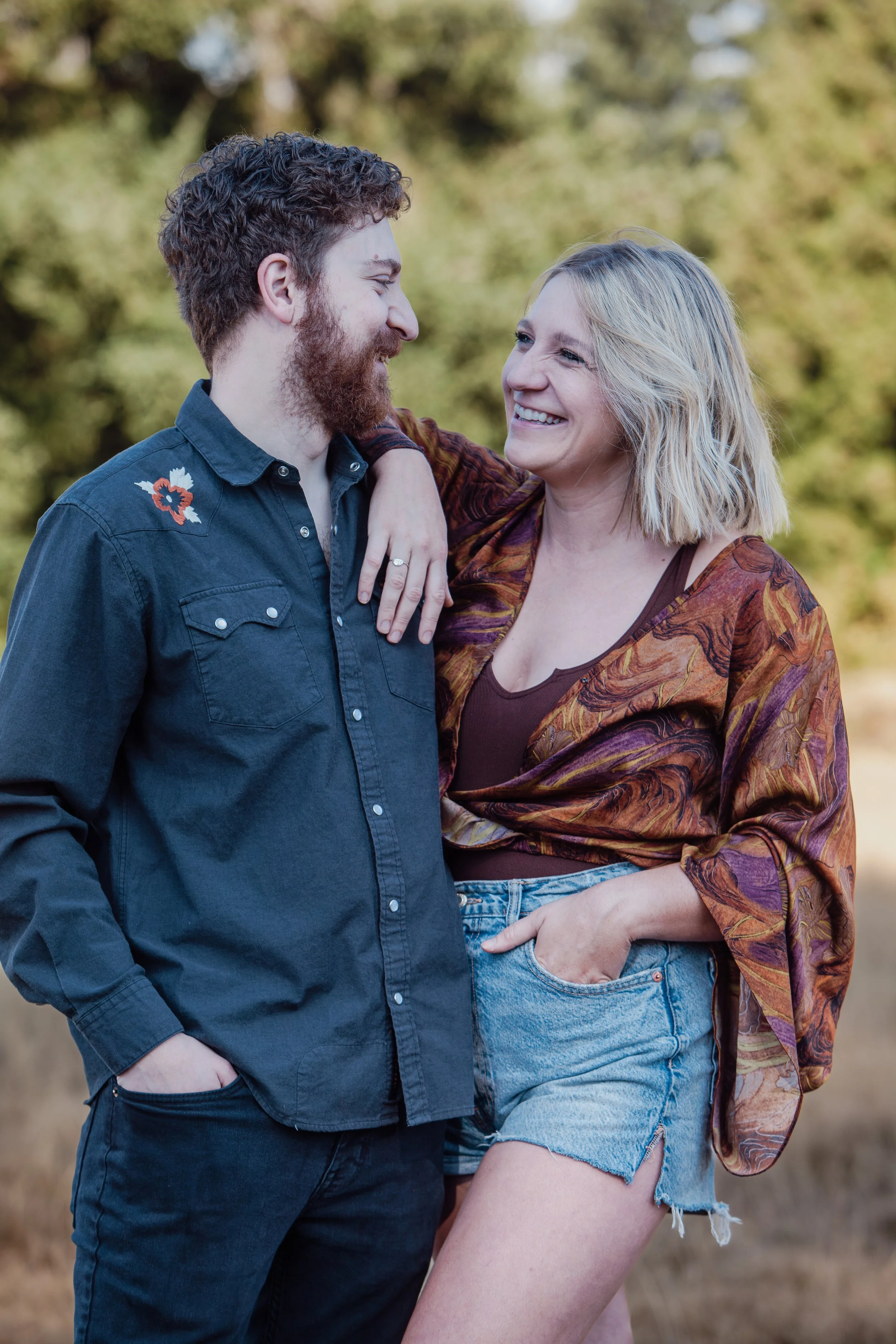 engagement session, woodinville, wellington heights golf course, open field, tayler berard creative