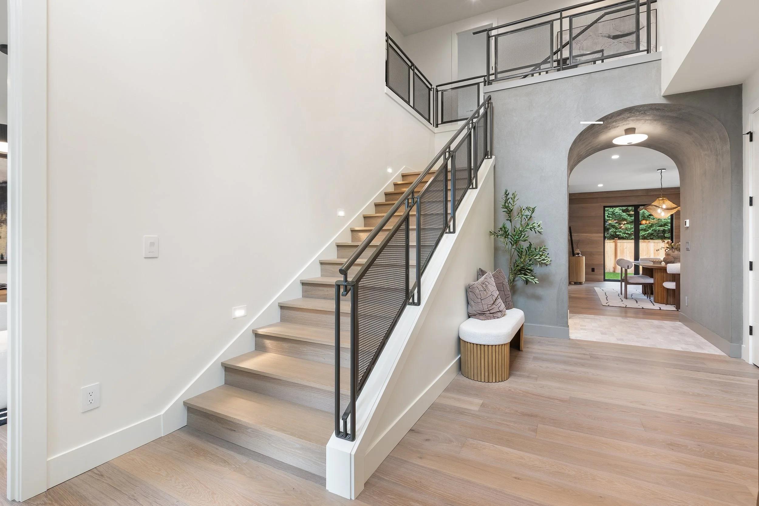  re/max metro reality, luxury real estate, david shiplett, 1020 107th Ave SE