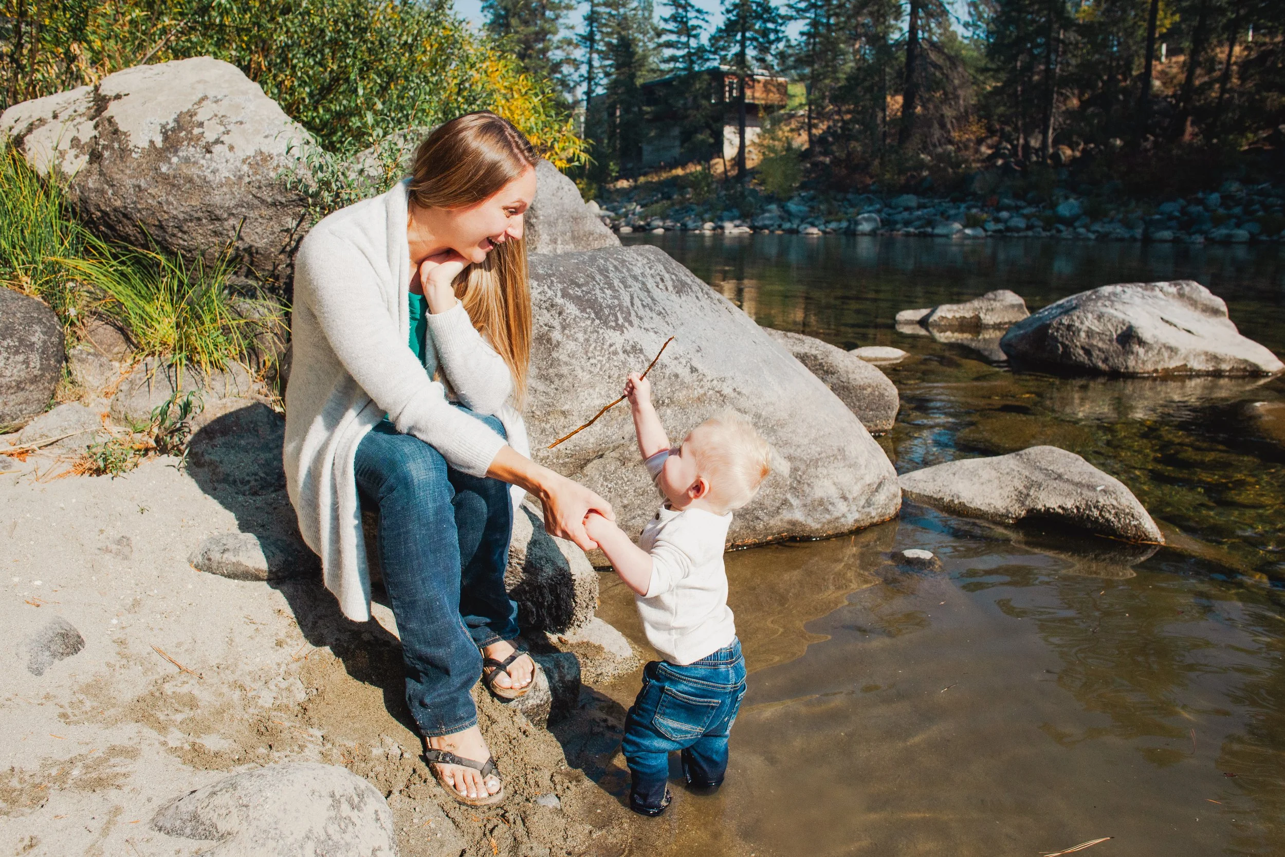 leavenworth+river+family+portrait+tayler+berard1.jpg