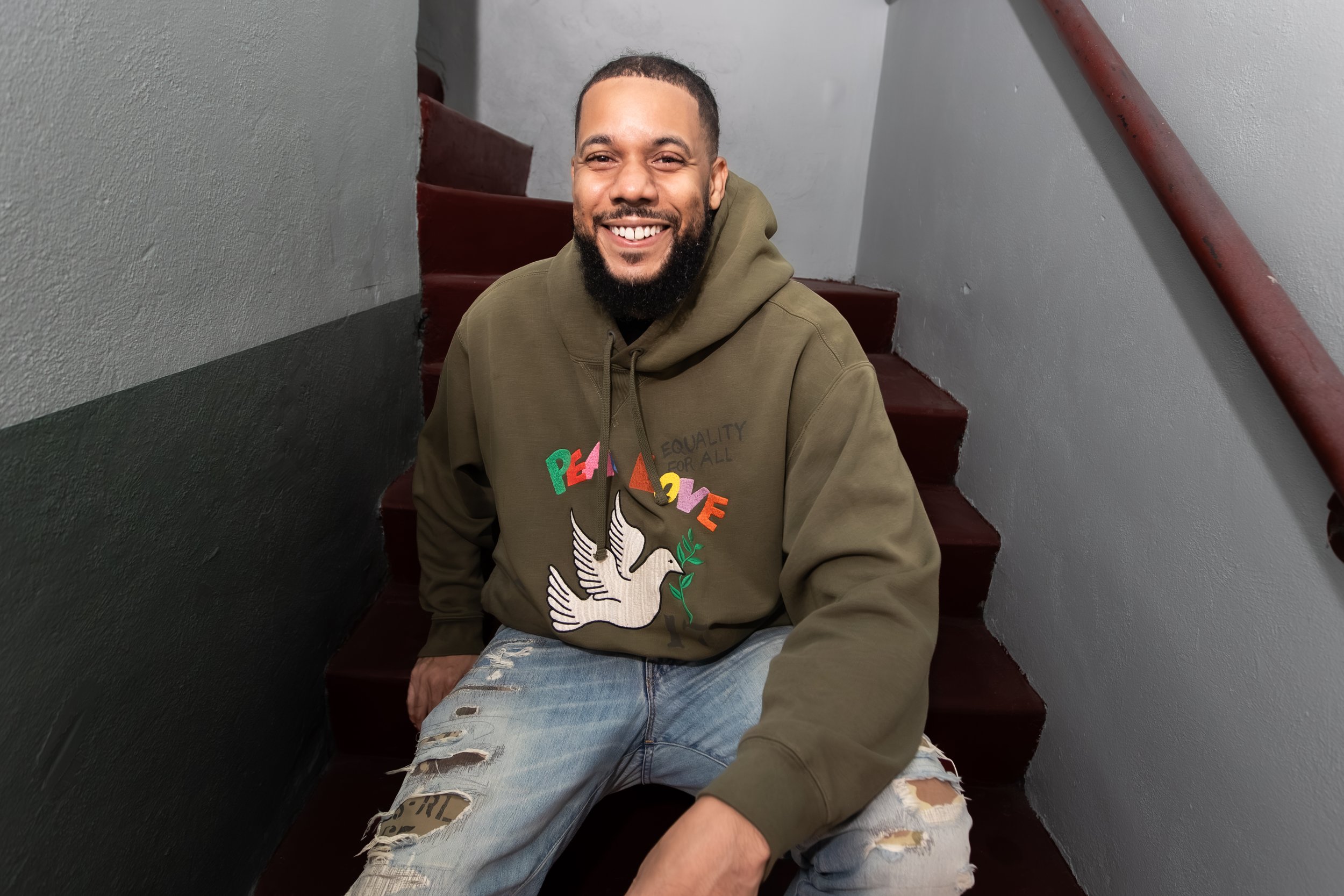 last comic standing's winner, clayton english backstage at the new everett theater 
