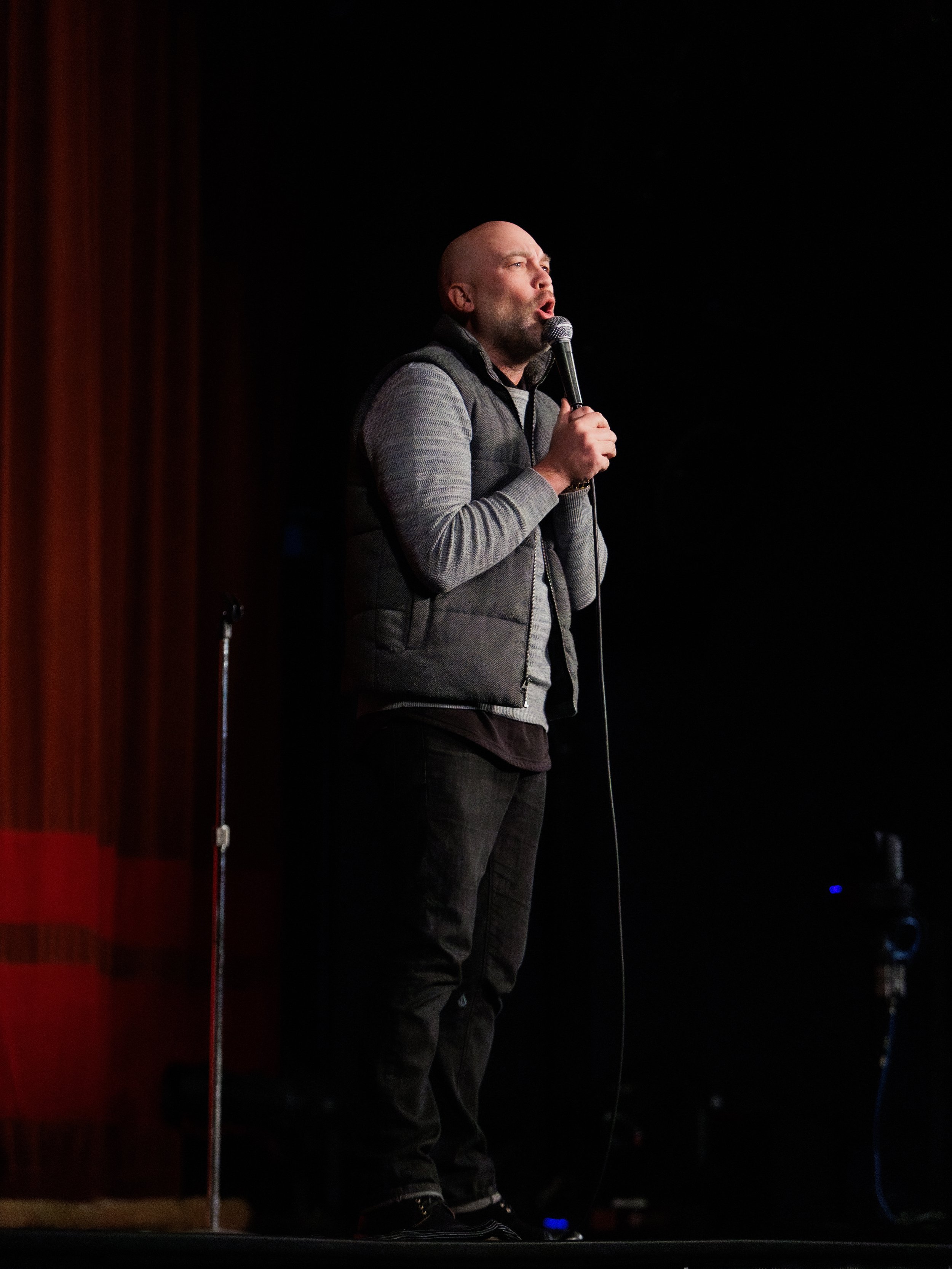 cory michaelis, everett comedy, historic everett theater, on stage