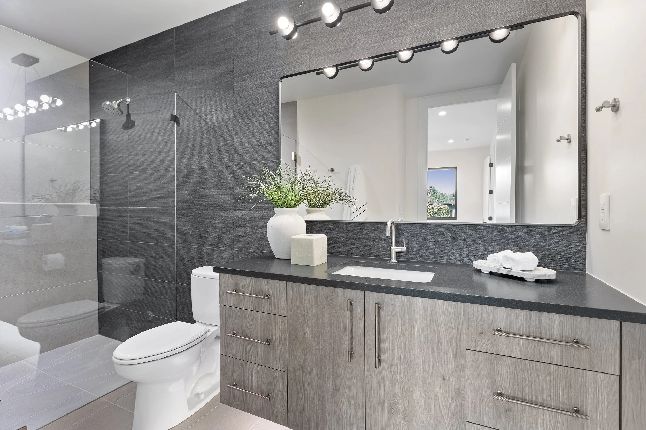  re/max metro reality, luxury real estate, david shiplett, 1020 107th Ave SE