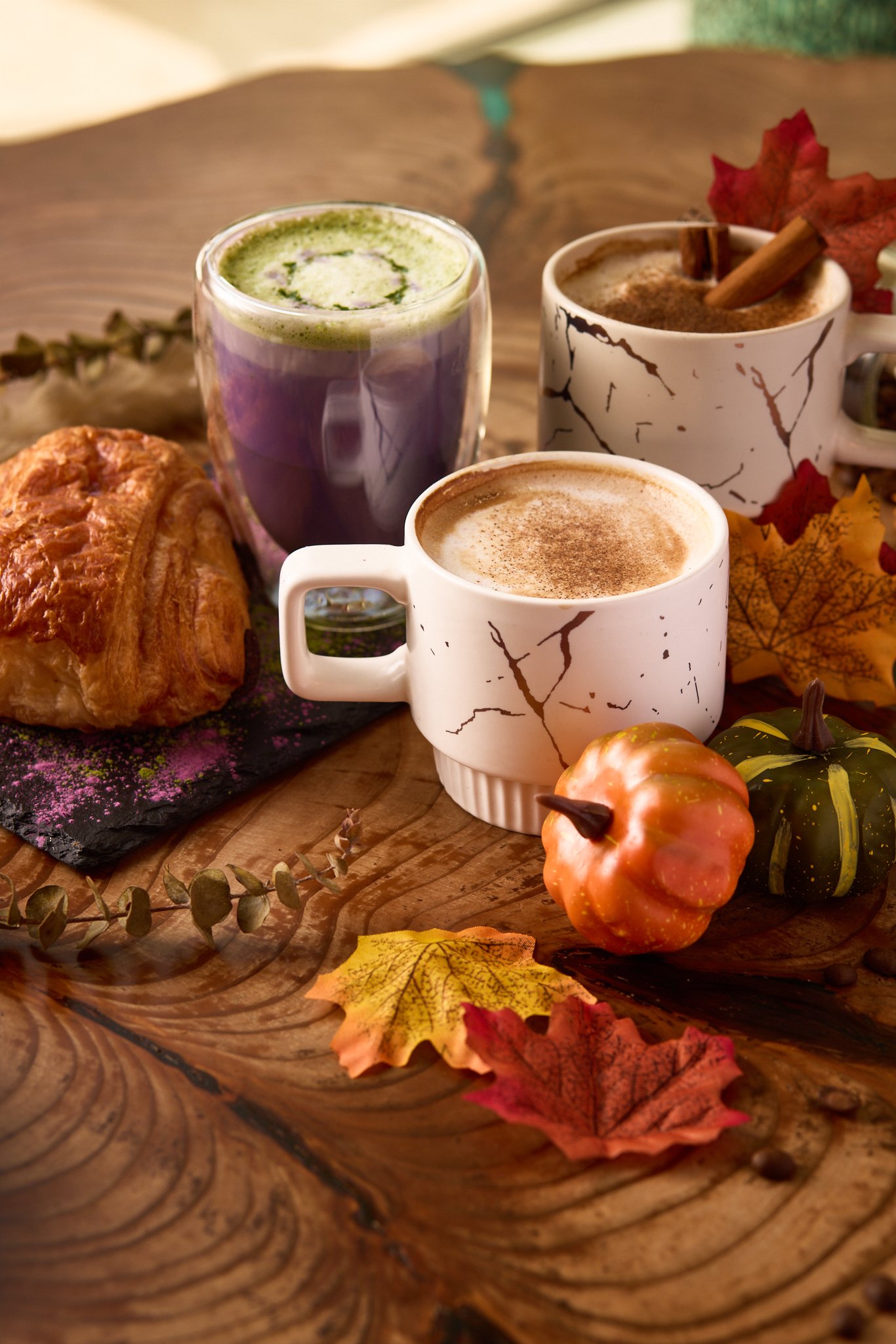 24_08_27_sui_fall_cafe_0020_web.jpg