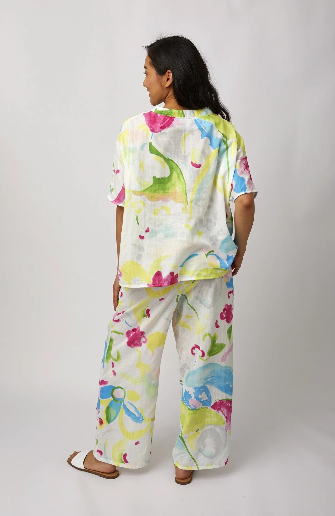 ZW4080 Nani Iro Studio Trousers Print Outfit Back.jpg