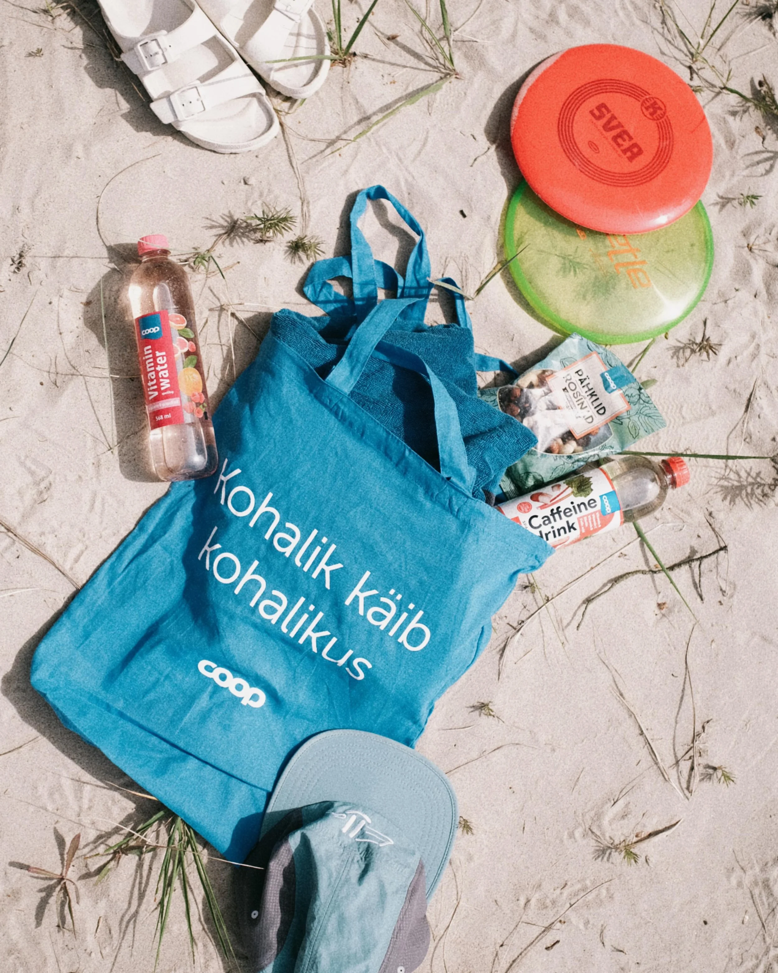 Ideaalse suvep&auml;eva komplekt on peaaegu koos. Puudu on ainult festivalipassid. 🎉

Koost&ouml;&ouml;s Coop Harjuga loosime v&auml;lja:
🥏 2 festivalipassi Euroopa Discgolfi Festivalile
🛒 Coop kinkekaardi
💙 &uuml;llatusi Coop Harju poolt

Osalem