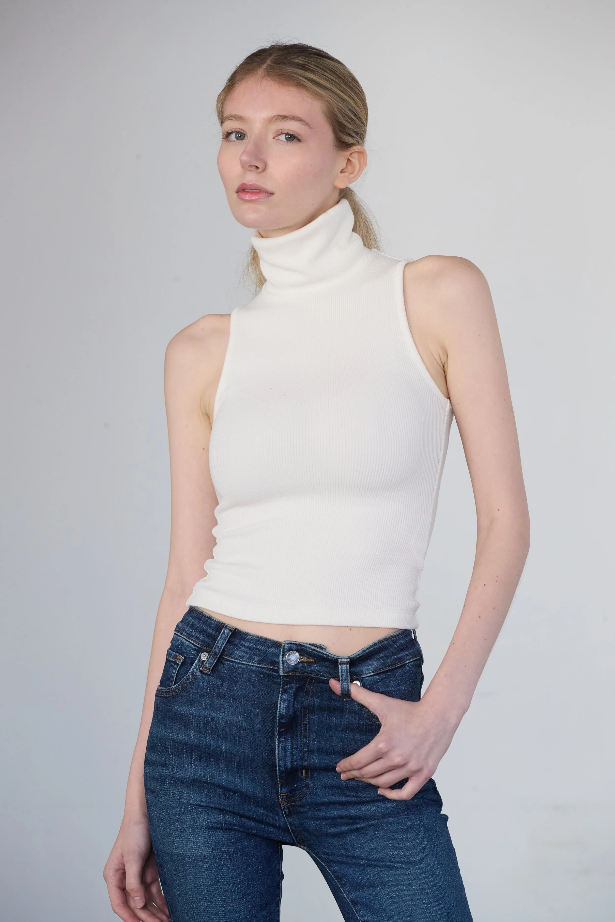 Baez Studio_Model Digitals_Shia Coyne 20459.jpg