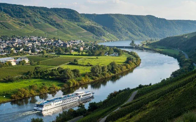 River Moselle.jpg