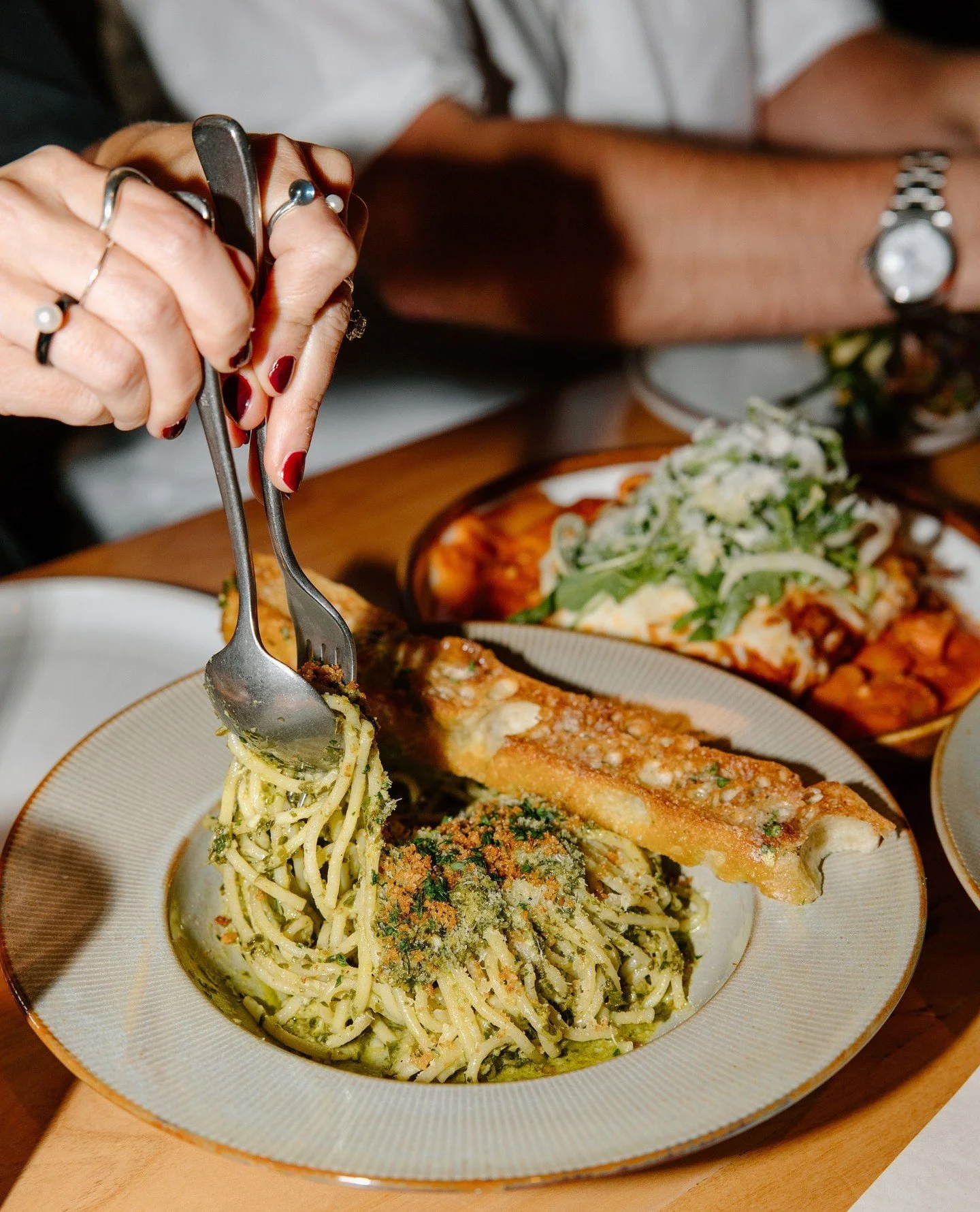 Skip the group chat chaos. Just gather, order Piatti di Famiglia, and let the good times (and wine) pour. 🍝 Our family-style menu is available every day for $115. ⁠
⁠
~ Warm focaccia⁠
~ Choice of 2 salads⁠
~ Choice of 2 mains &ndash; pizza or pasta⁠