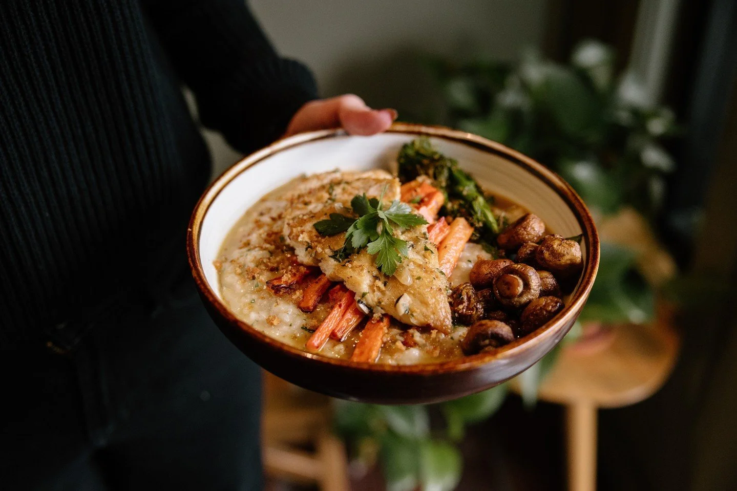 Say ciao to our October feature... Risotto Amici with Chicken 🍂⁠
Creamy parmesan risotto, seasonal vegetables, Rossdown chicken, and buttery pan sauce, finished with grana padano.⁠
⁠
Available Oct 22 to Nov 21⁠
Pairs beautifully with a chilled Garde