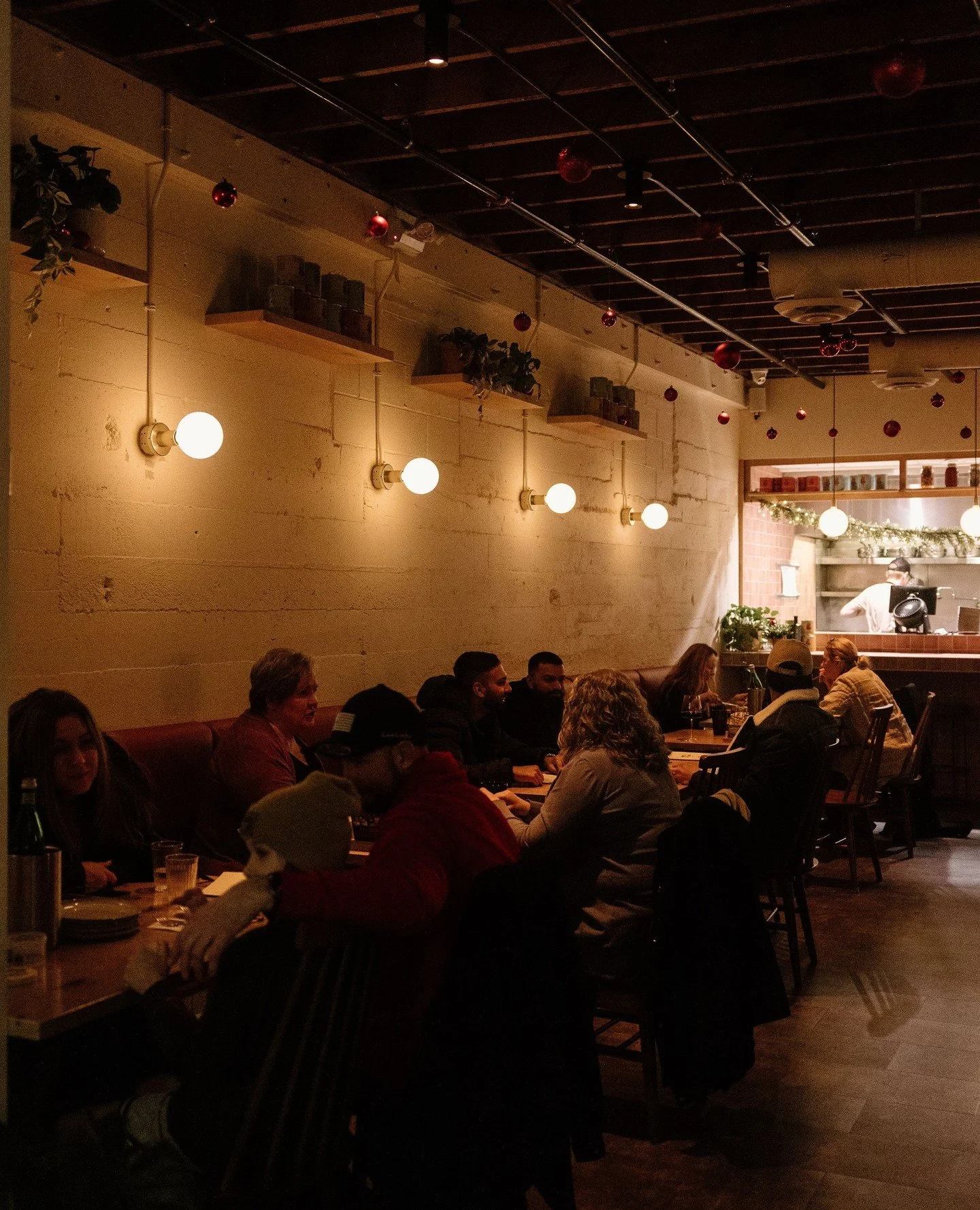 Full tables, clinking glasses, and that festive buzz in the air. Nothing better than a house full of Amici (friends) for the holidays 🎄⁠
⁠
Book your spot at our link in bio and join the celebration with us. 🍷