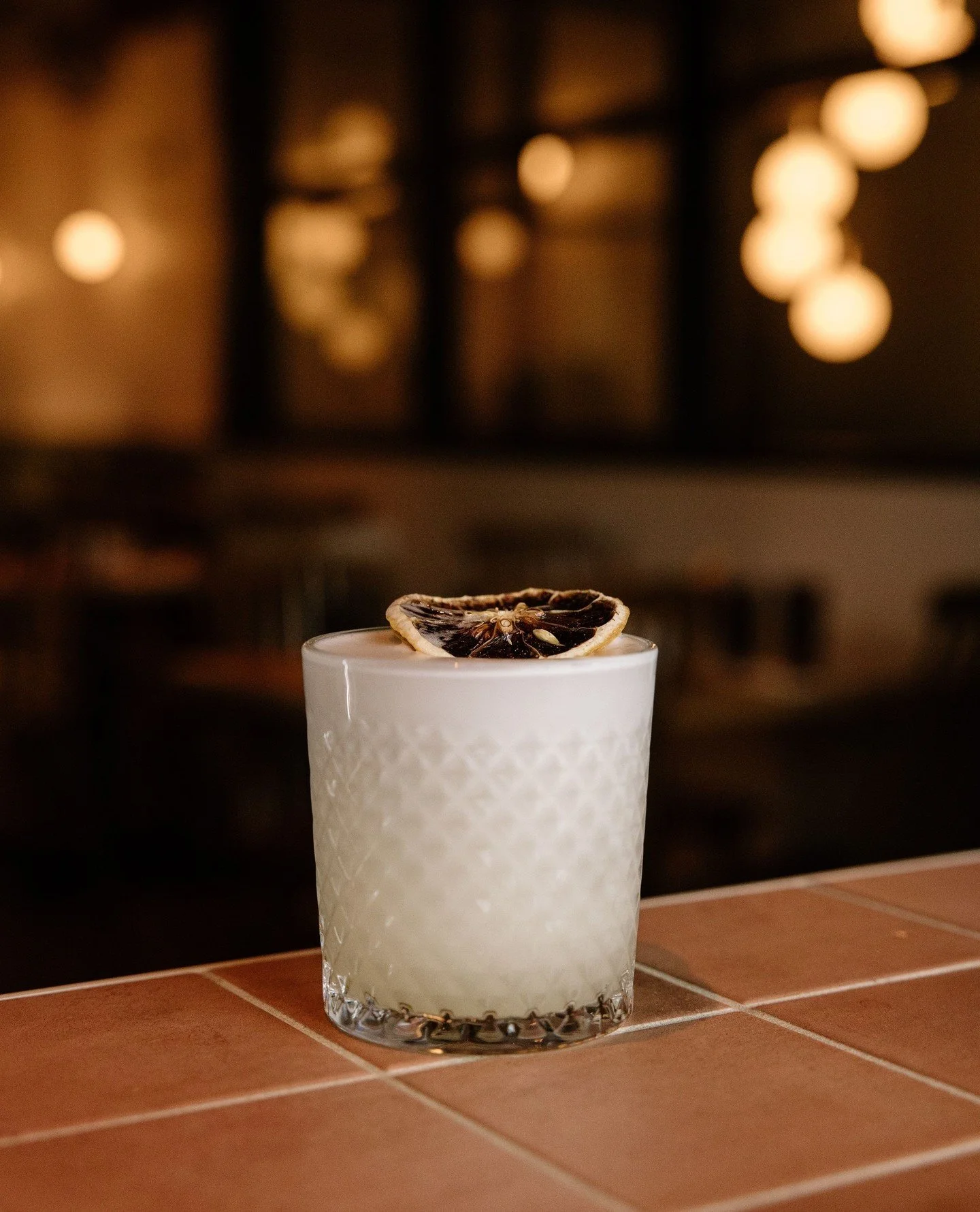 Weekend mood... a perfect pour, a good friend, and nowhere else to be.⁠
Check out our full cocktail menu online at our link in bio.