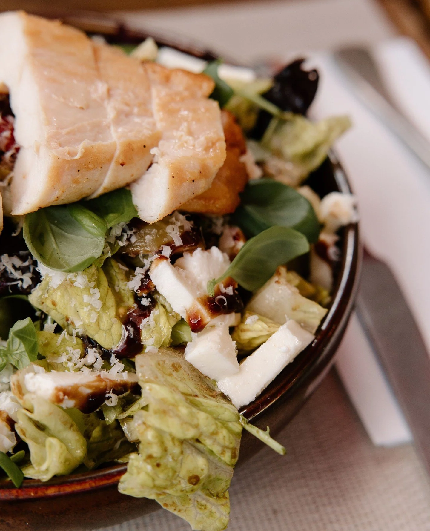Caprese Alla Macey Salad 🍅⁠
Fresh greens, ripe tomatoes, bocconcini, confit garlic, basil, and our signature sweet balsamic vinaigrette. ⁠
⁠
Join us this week and enjoy a fresh taste of the season on the patio. ☀️