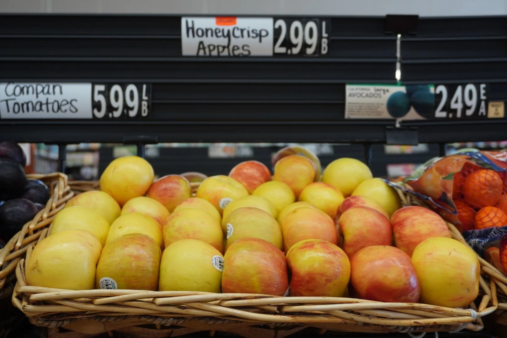 Honeycrisp Apples $2.99/lb