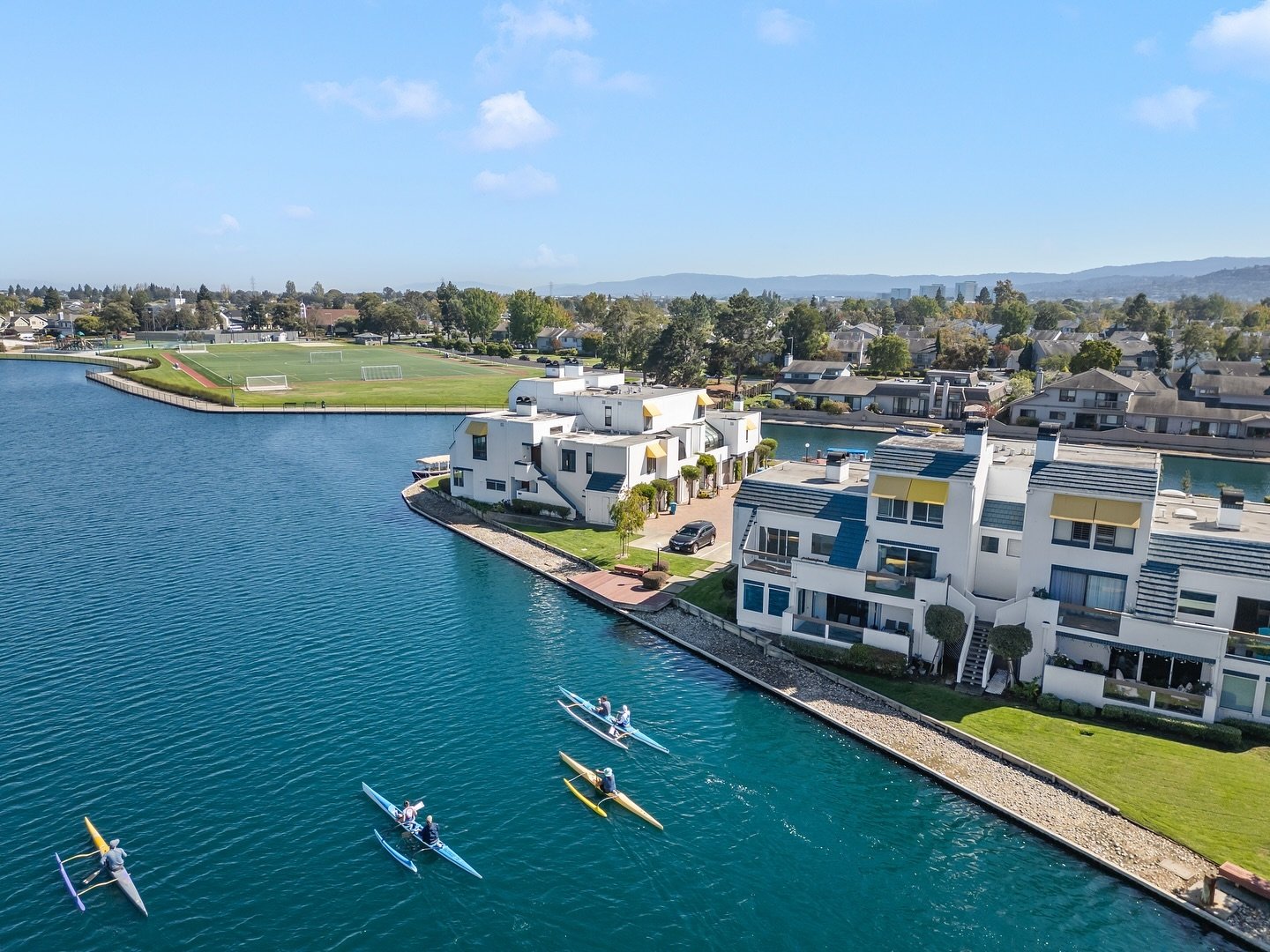 📍 1033 Lido Ln, Foster City

NorCal x Santorini Vibes ✨🌊 right here in Foster City!

Professional Opinion: Rentals need professional photos too!

🏢 @cbrealtyburlingame 
🏡 @danielbuckleychavezteam 
📸 @blackoakmediaofficial