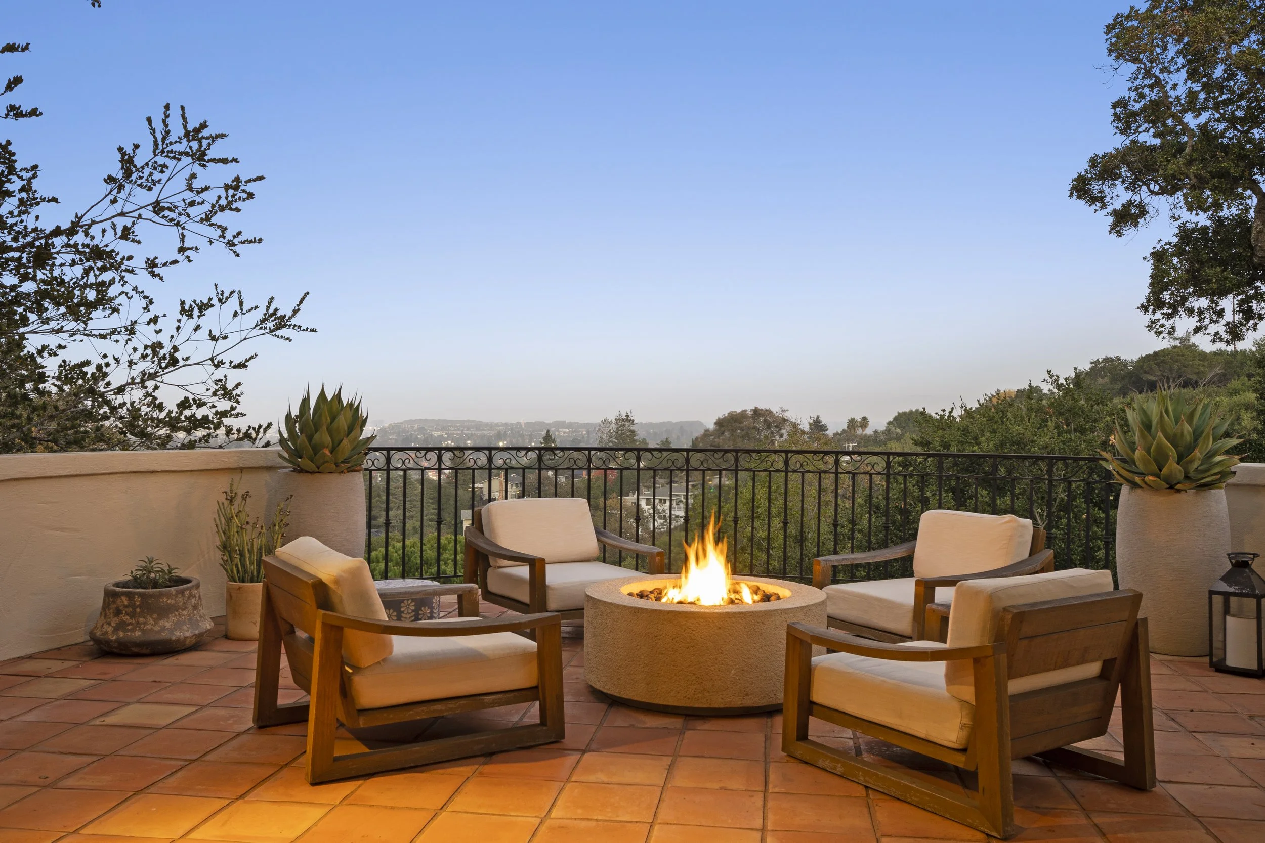 707_Vista_Dr_Emerald_Hills_029 (1).jpg