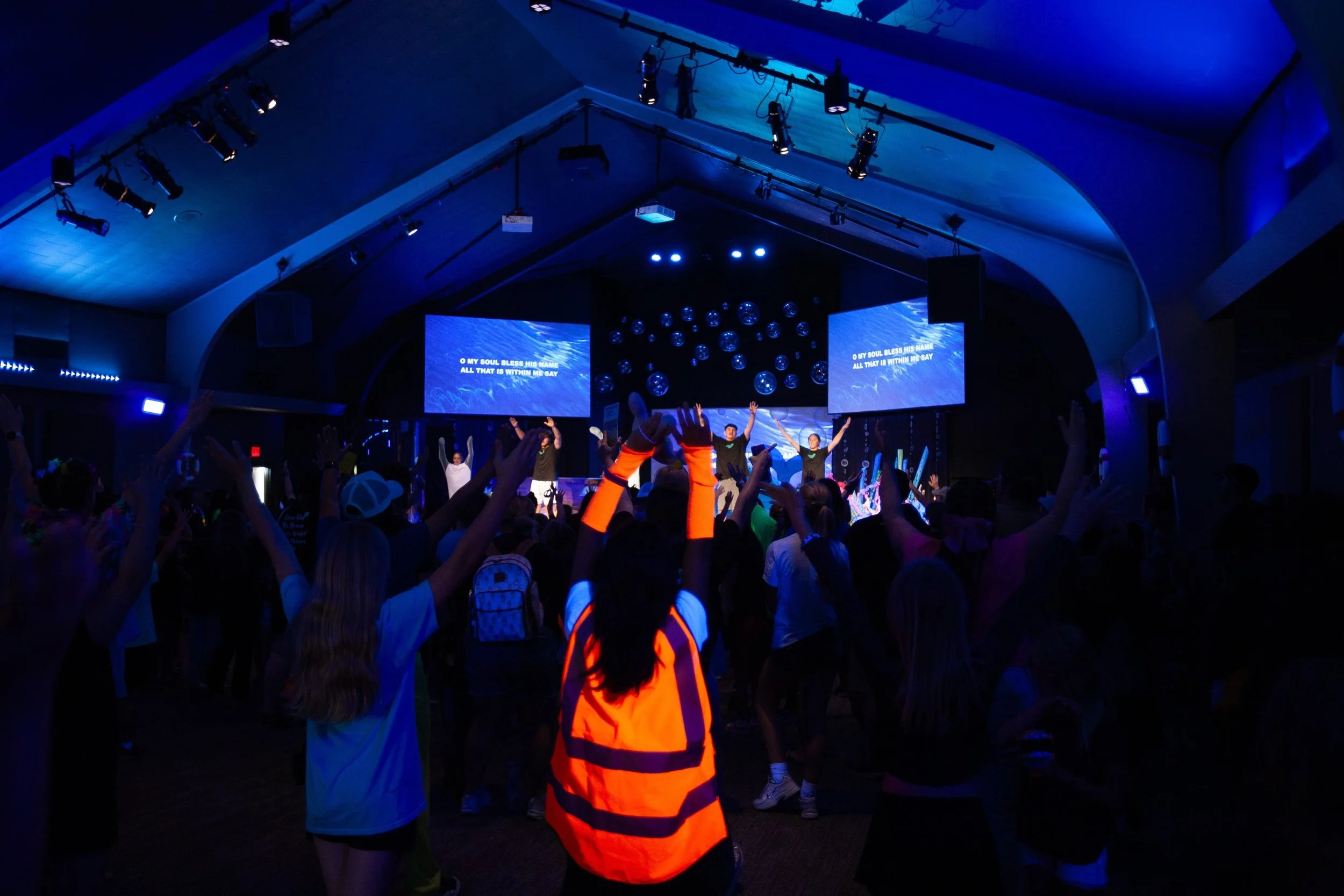 GLOW NIGHT WAS EPIC🙌🏼

Hundreds of kids heard the gospel and we had an awesome time. NONE of this would be possible without an incredible group of volunteers and hands to make VBS possible. Thank you to everyone who helped out, sponsored, and helpe