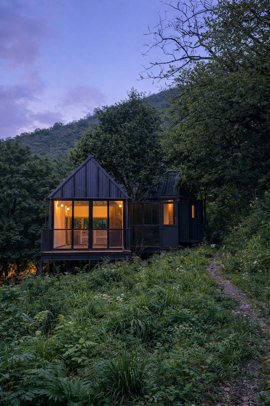 Nogalera, steel A-frame structure in mountains