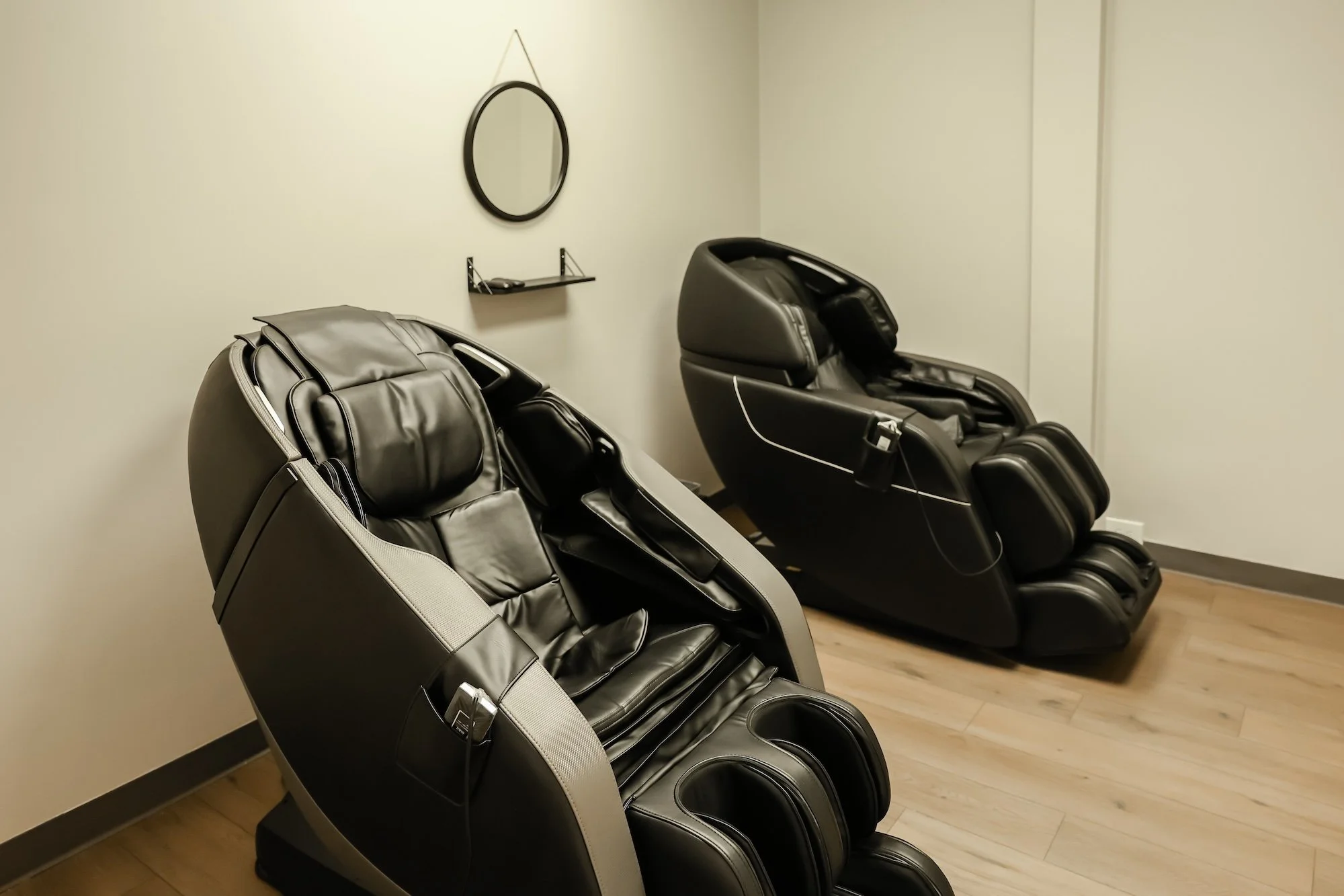 Dr.-Rey-Medina-Medina-Wellness-Chiropractic Center-Chiropractors-in-Georgia-Atlanta-Sandy-Springs-312.jpg