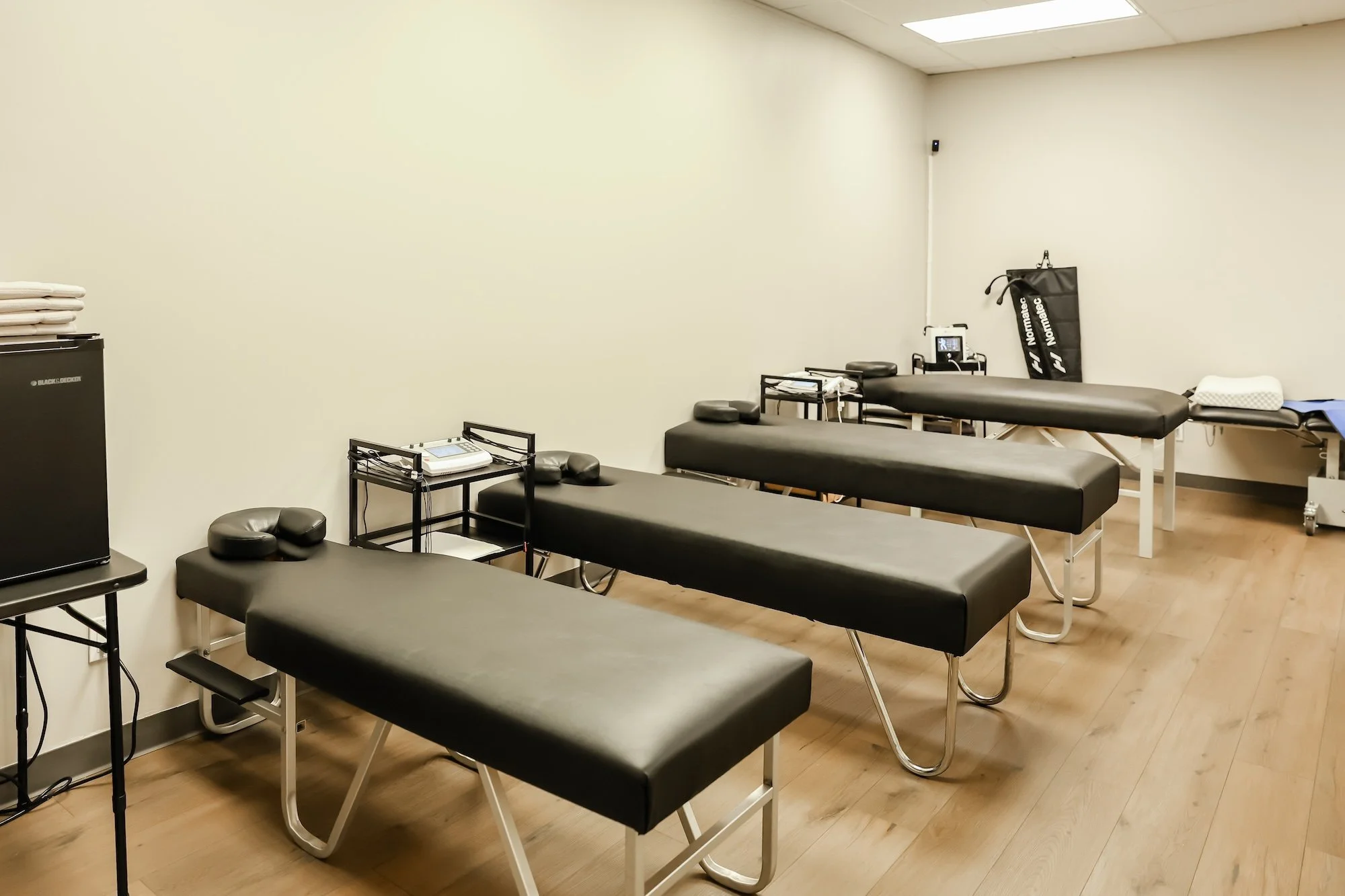 Dr.-Rey-Medina-Medina-Wellness-Chiropractic Center-Chiropractors-in-Georgia-Atlanta-Sandy-Springs-12.jpg