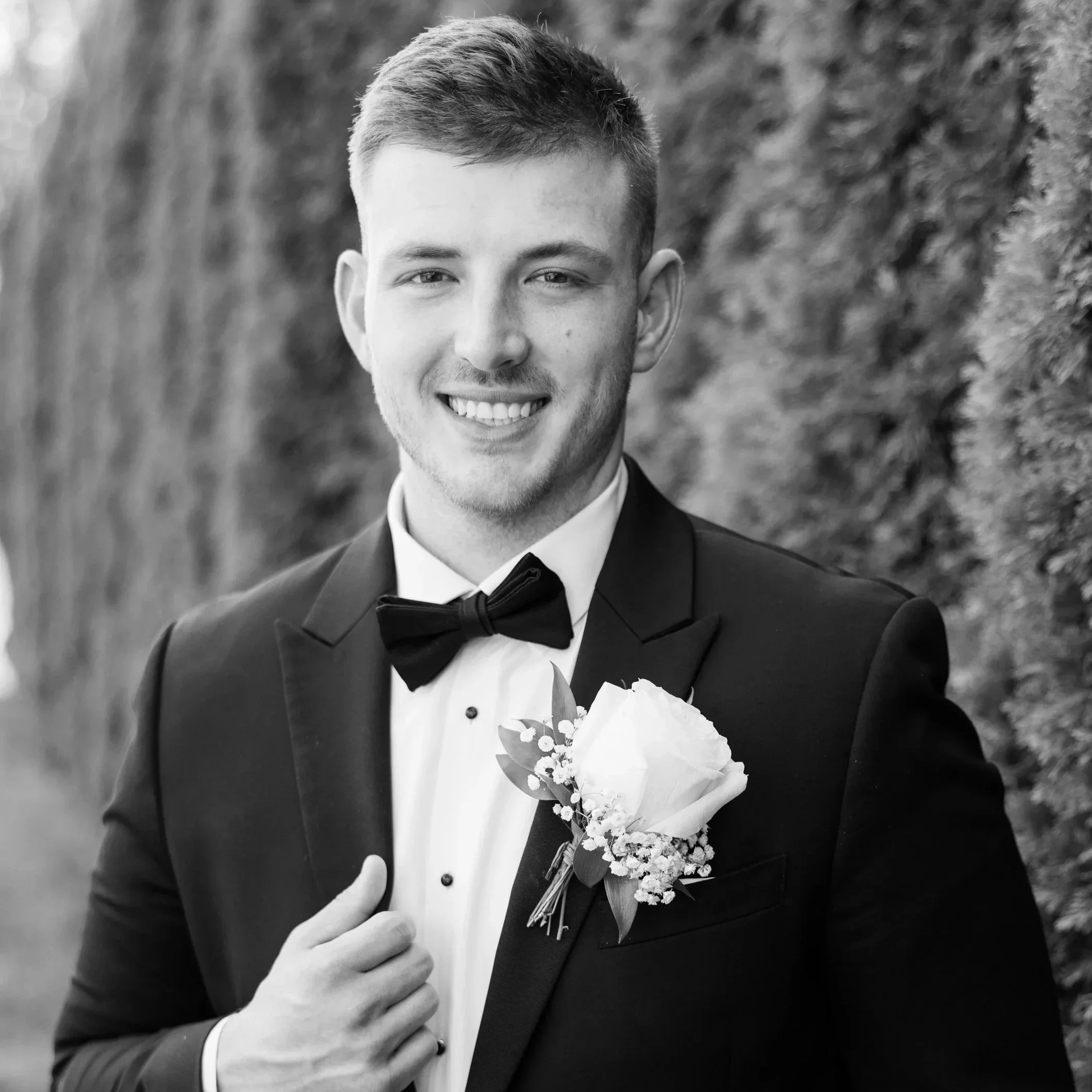 Groom portrait during a Kentucky barn wedding