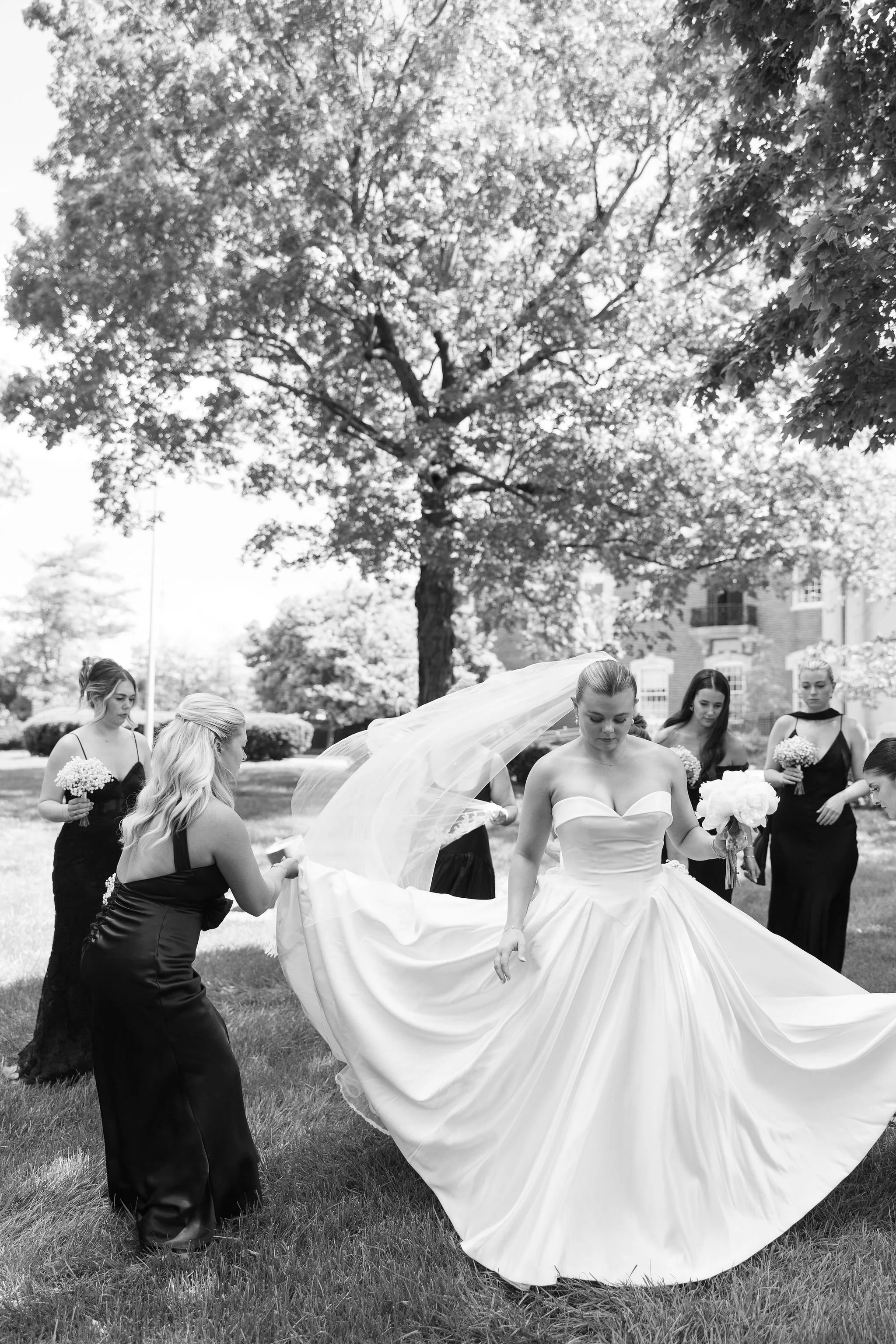 Bride and bridesmaids before the ceremony at Spindletop Hall