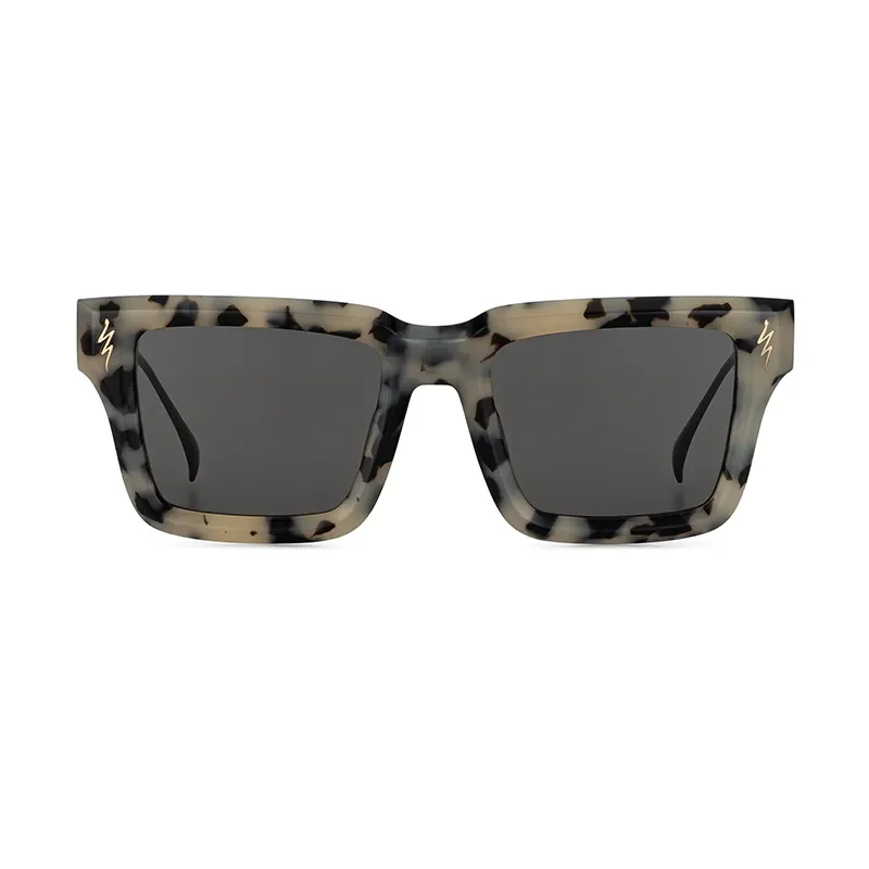 sunglasses-catalog-photography_011.webp