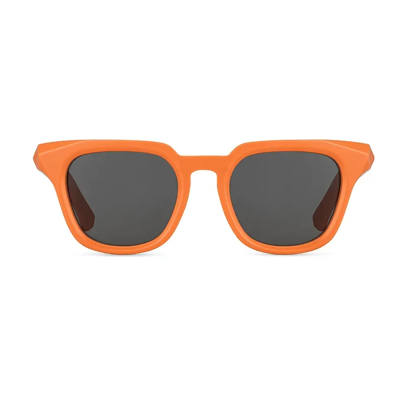 sunglasses-catalog-photography_007.webp
