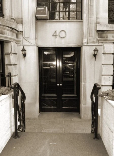 Rose art gallery modern photo (bw).jpg