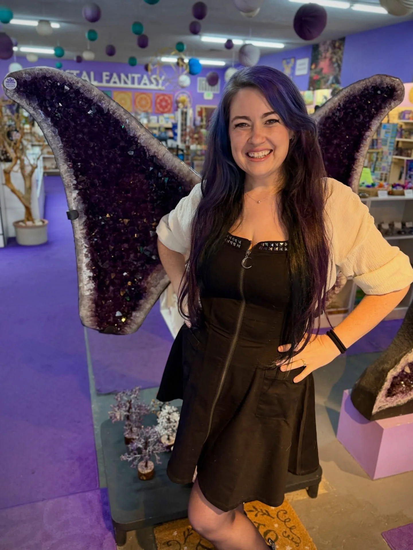 🖤🌙🤍 

Thank you @crystalfantasy, always a mood.