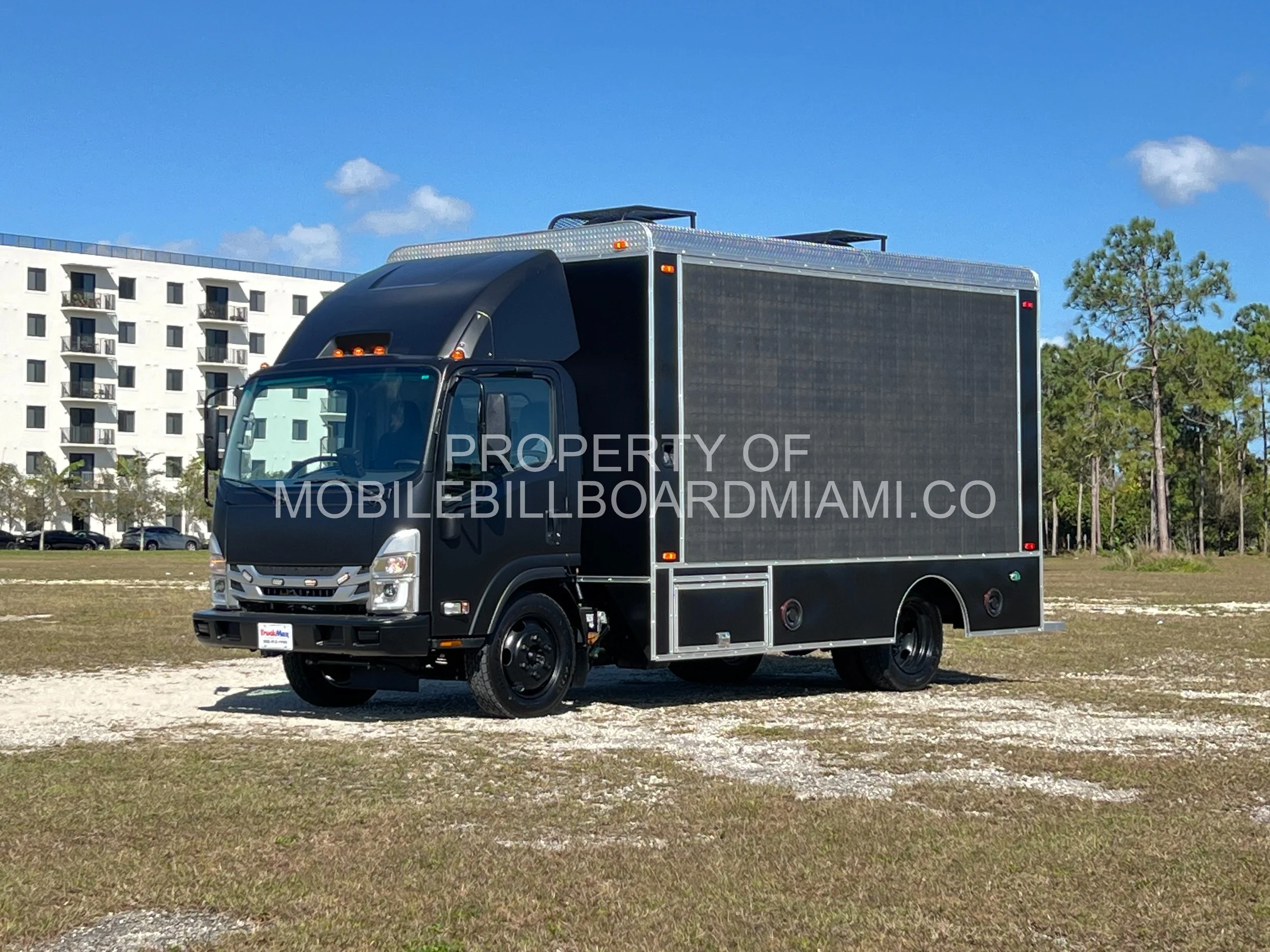 DIGITIAL BILLBOARD TRUCK FOR SALE 