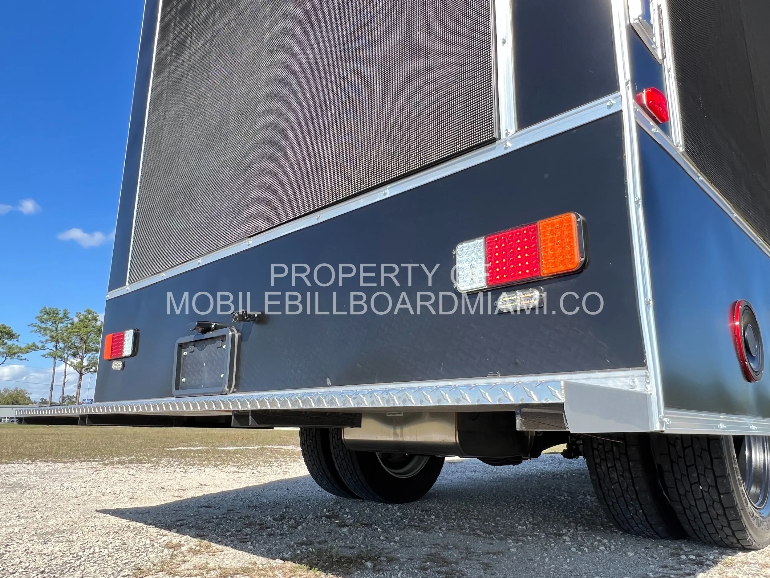 DIGITIAL BILLBOARD TRUCK FOR SALE 