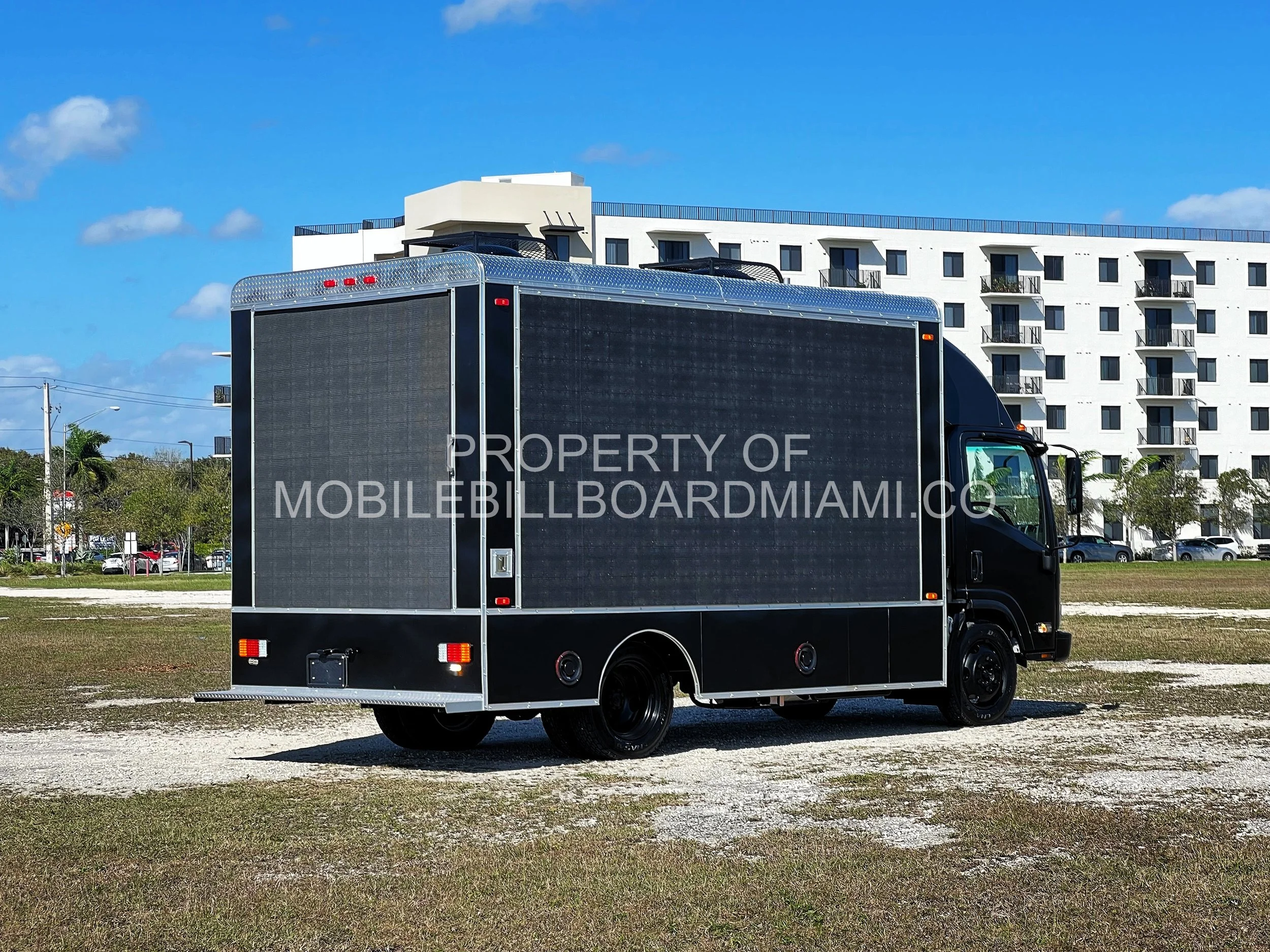 DIGITIAL BILLBOARD TRUCK FOR SALE 