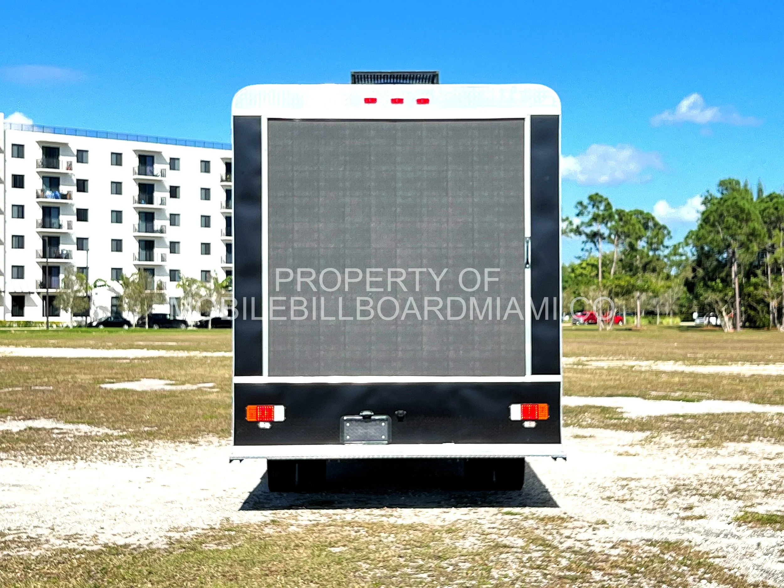 DIGITIAL BILLBOARD TRUCK FOR SALE 