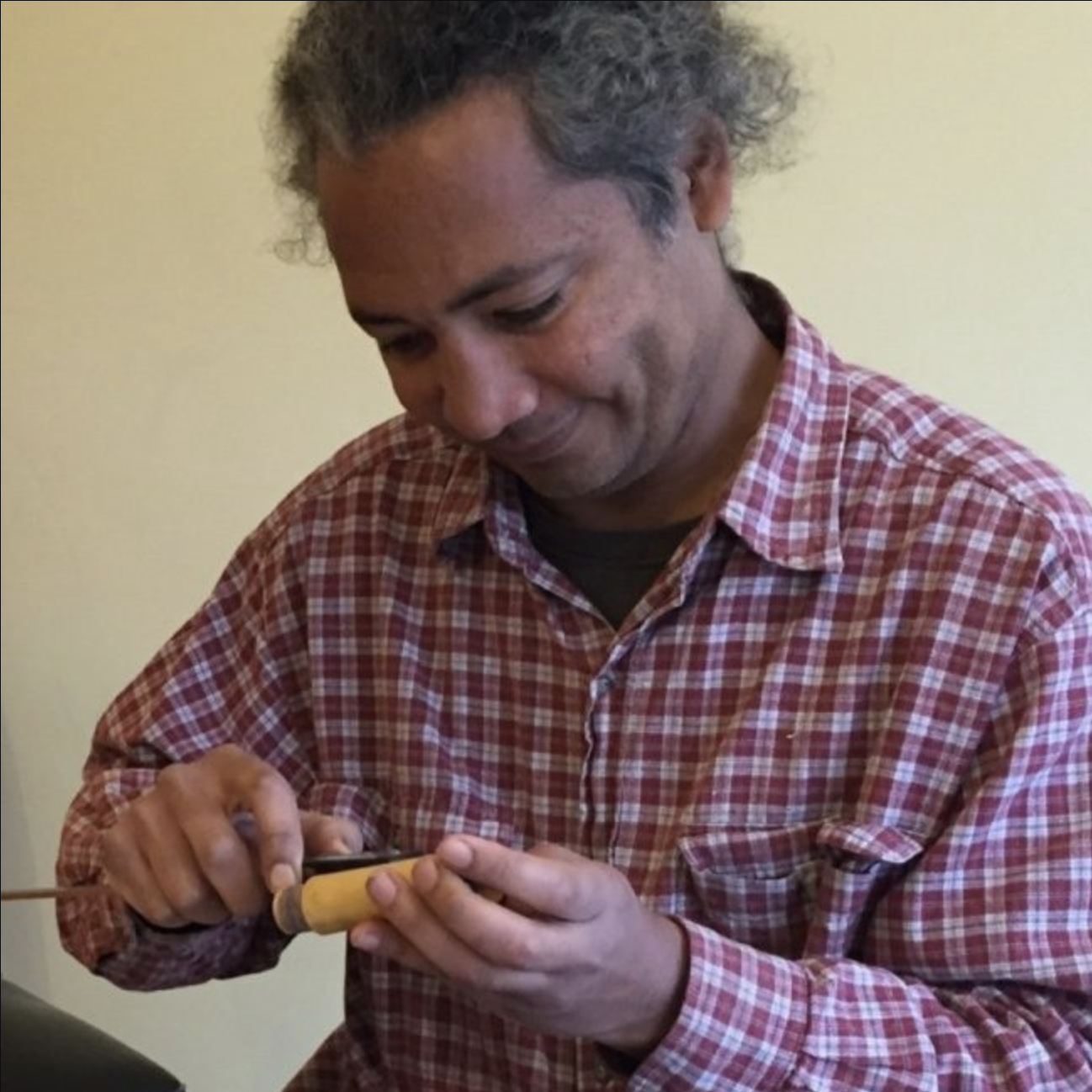 Photo of the instrument maker at work