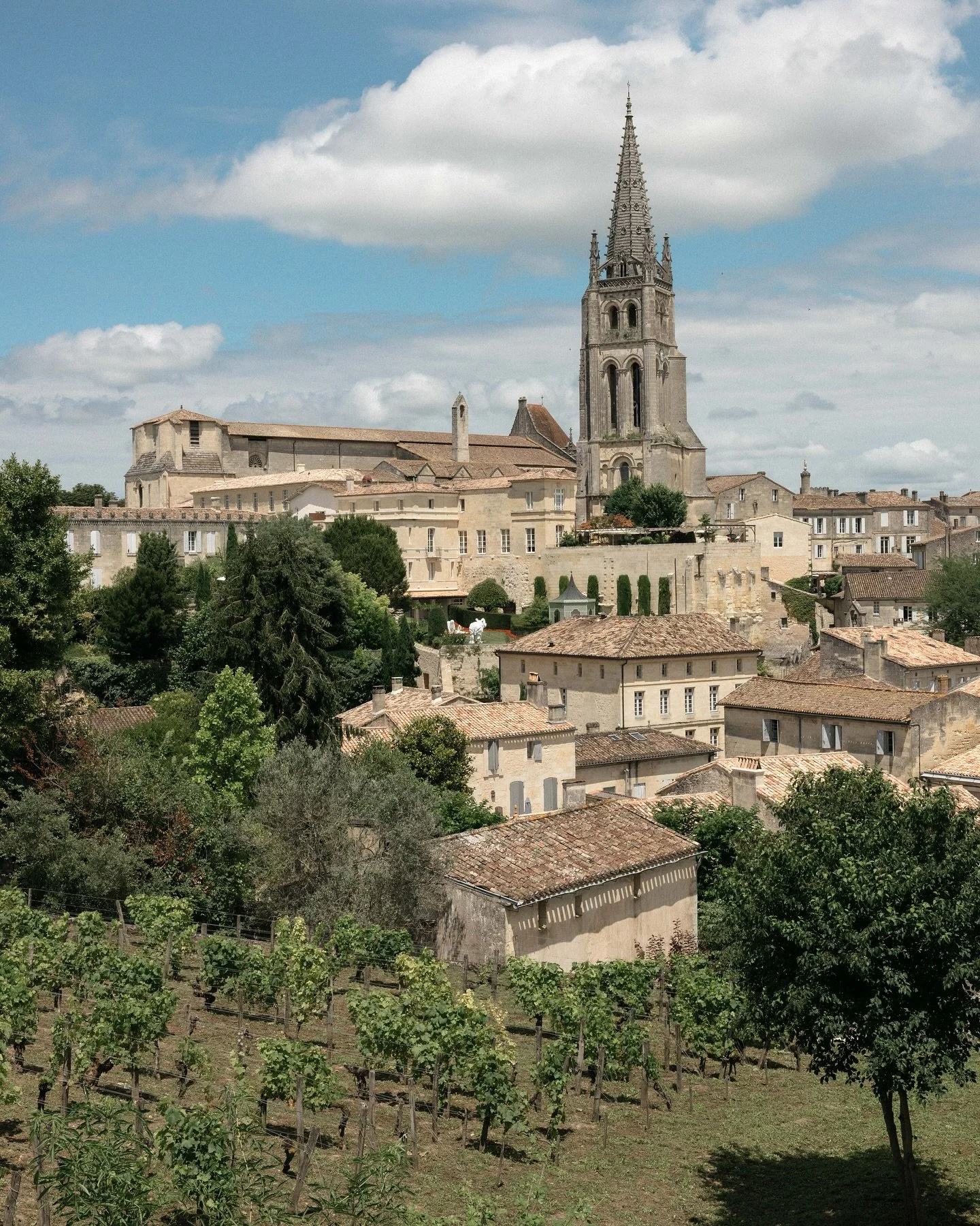 Saint-&Eacute;milion, Summer 2024

Snapshots from a day trip to the UNESCO World Heritage city of Saint-&Eacute;milion in France.

Renowned for its vineyards with exceptional wines and medieval architecture, it is a short hour car trip from the city 