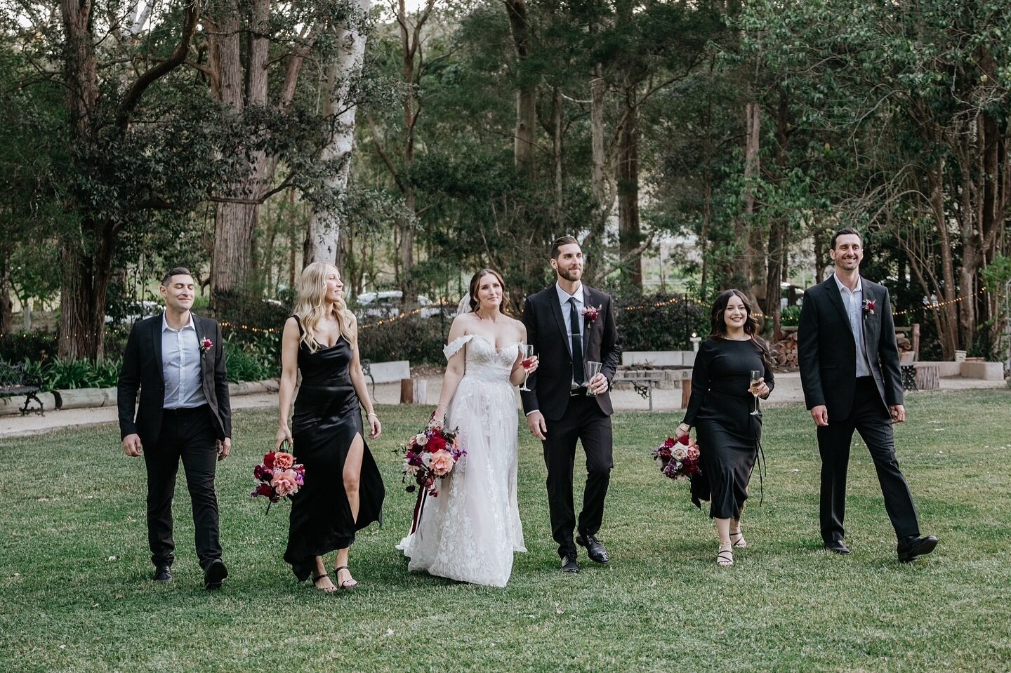 Does this photo remind anyone else of a certain 90s sitcom? 🤔 

Love this photo from @jamesthomsonphotography with the gorgeous florals by @laurenalyce.floraldesign 💐 

Thinking of touring the Kangy Gardens grounds? Well now is the perfect time! He