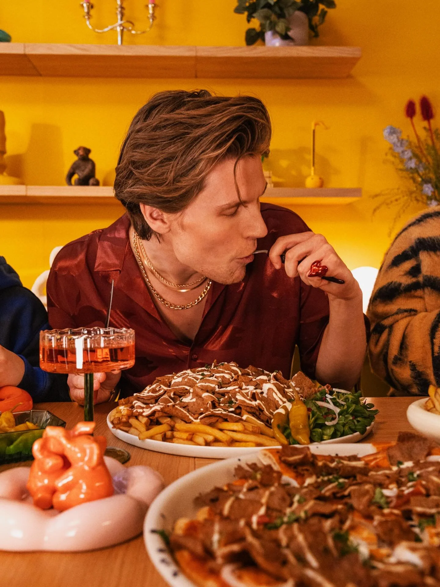 Aloita viikko parhaalla mahdollisella tavalla valmistamalla t&auml;n&auml; iltana todella herkullinen kebab-illallinen! 🥙 Mik&auml;&auml;n ei ole sit&auml; parempaa 😍