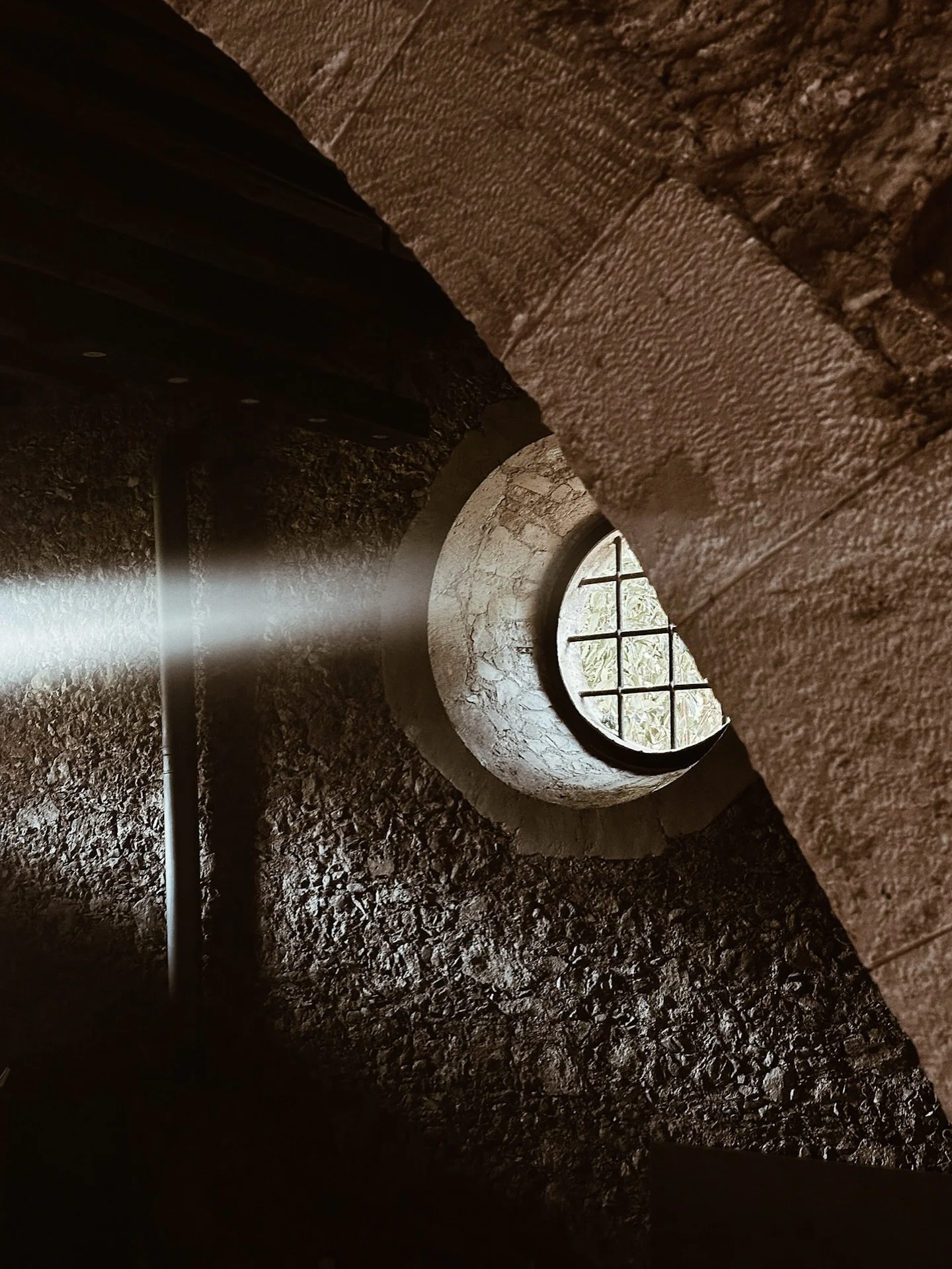 Summer 2025 Greek sunlight #greeksummer #sunlight #windowlight #greeksunlight #beautfullocation #metohikindelis