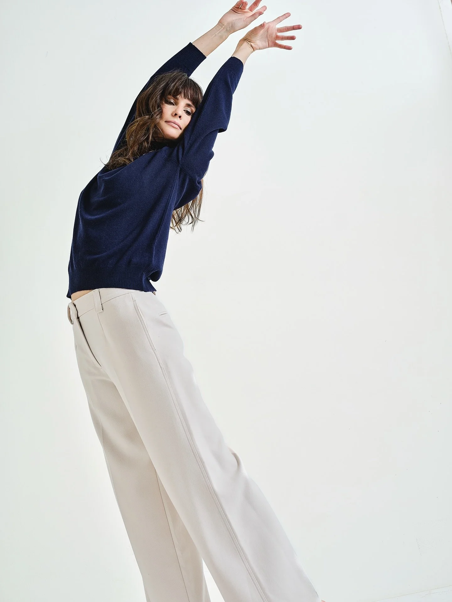 Flow and movement part1 #movementandflow #fashoinphotography #cashmere #profoto #fujifilm #creativeshapes #capsulewardrobe