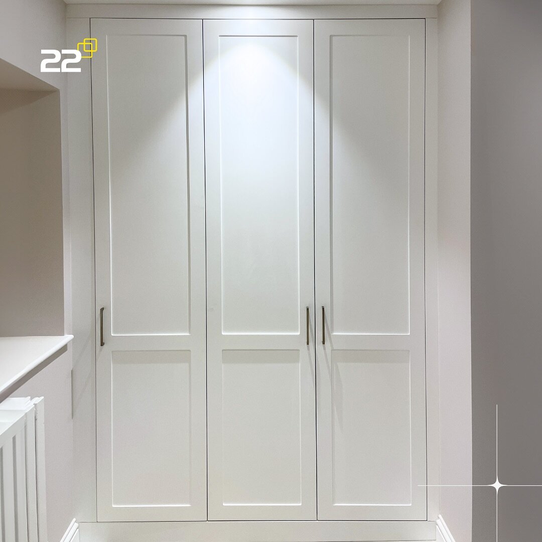 Our Classic range features the iconic Shaker style, with a lacquered paint finish available in any RAL colour of your choice! A great option when trying to match to any specific colour schemes throughout the room. 

#fittedfurniture #fittedwardrobes 