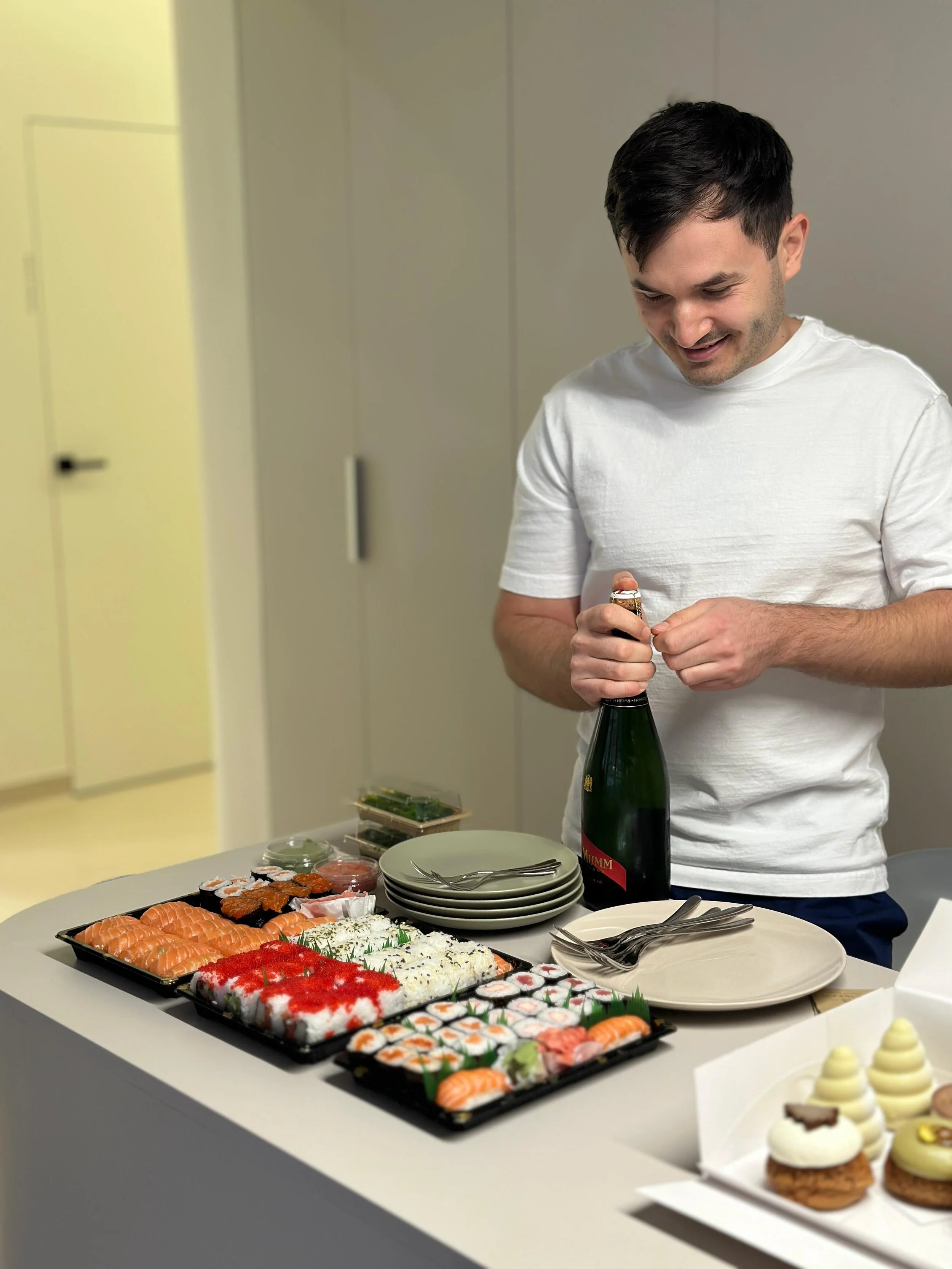 Dentoscop, clinica de stomatologie microscopică, a împlinit 1 an!